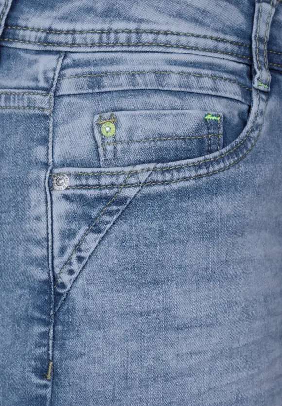 Loose Fit Jeans - light blue used wash