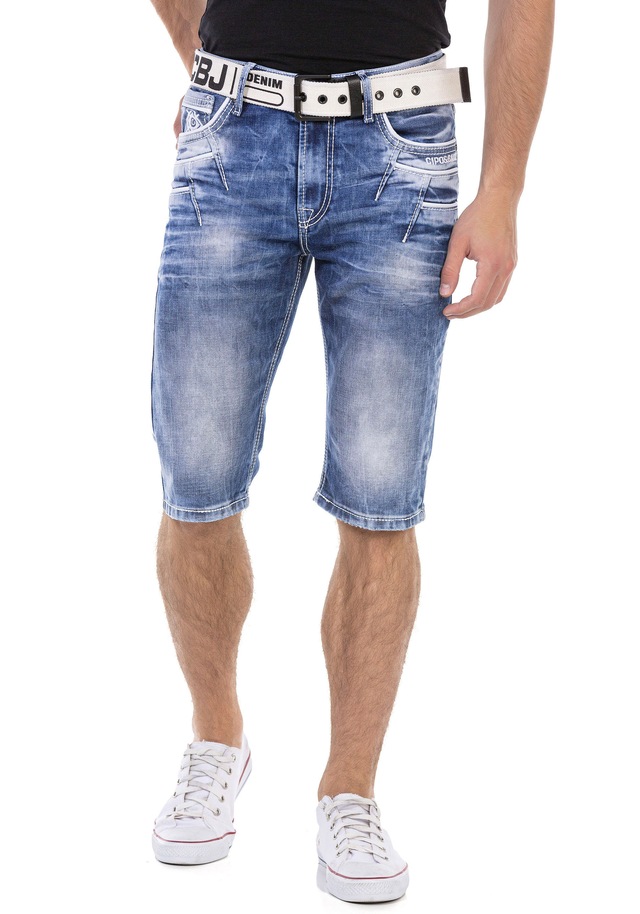 Cipo & Baxx Bermudas  in Denim und mit markanten Taschen