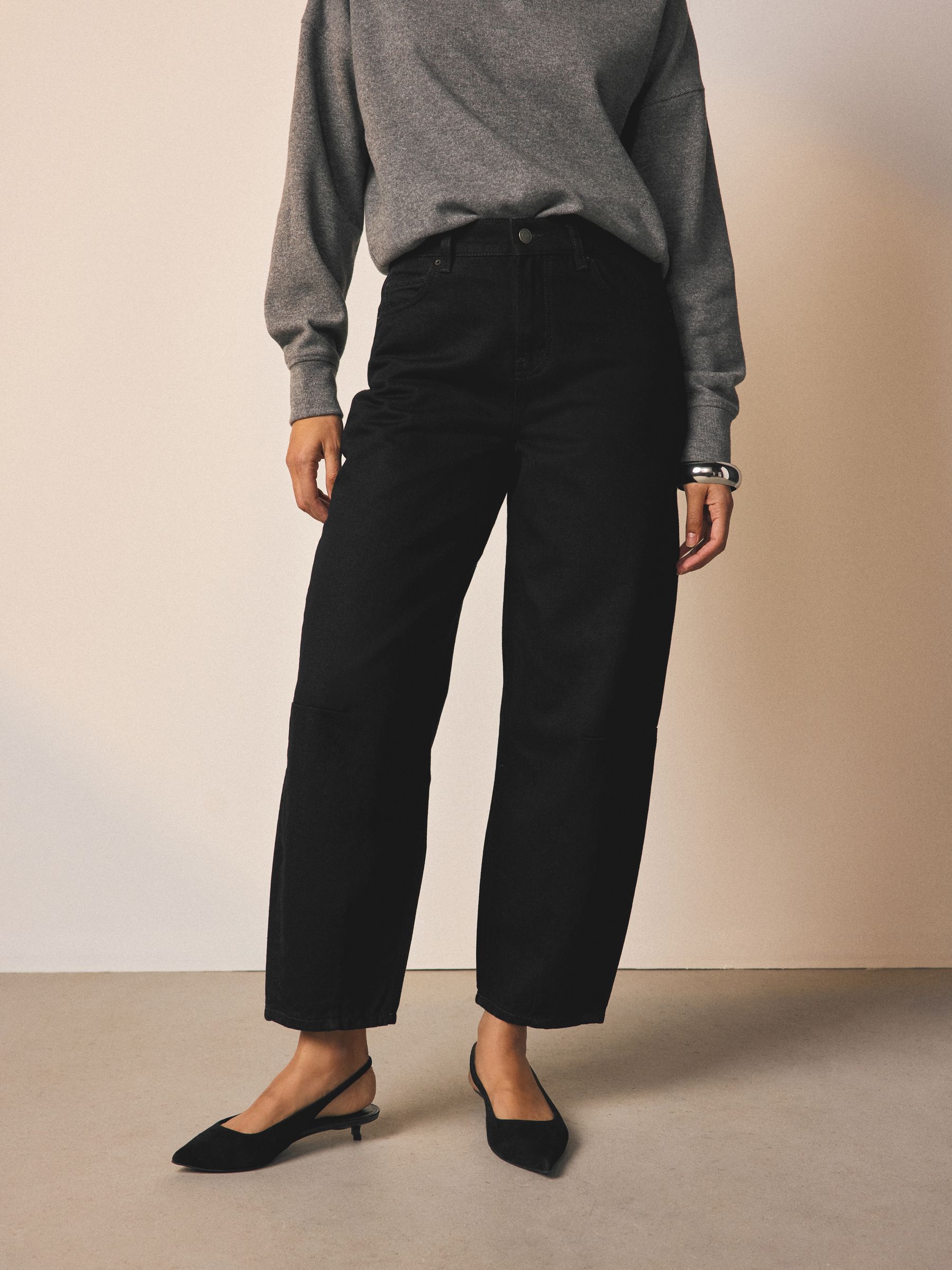 Zwart - Barrel jeans met dartdetail