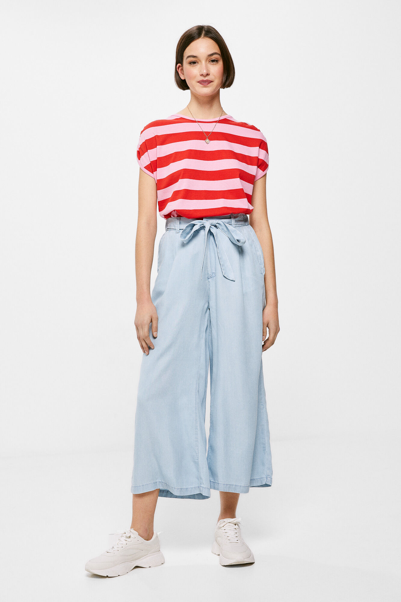 Calça jeans culote com cinto em Tencel - azul médio