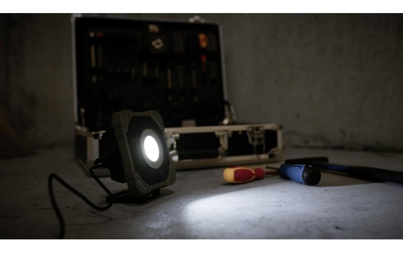 Akku Scheinwerfer Worklight 20 WLED Strahler mit Traggriff und Standfuss