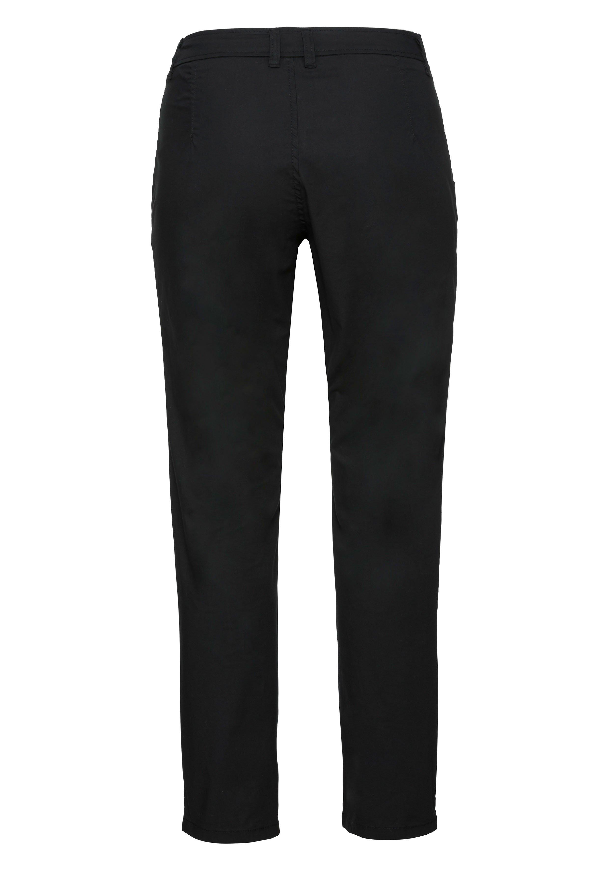 Schmal zulaufende Chinohose mit Bundfalten