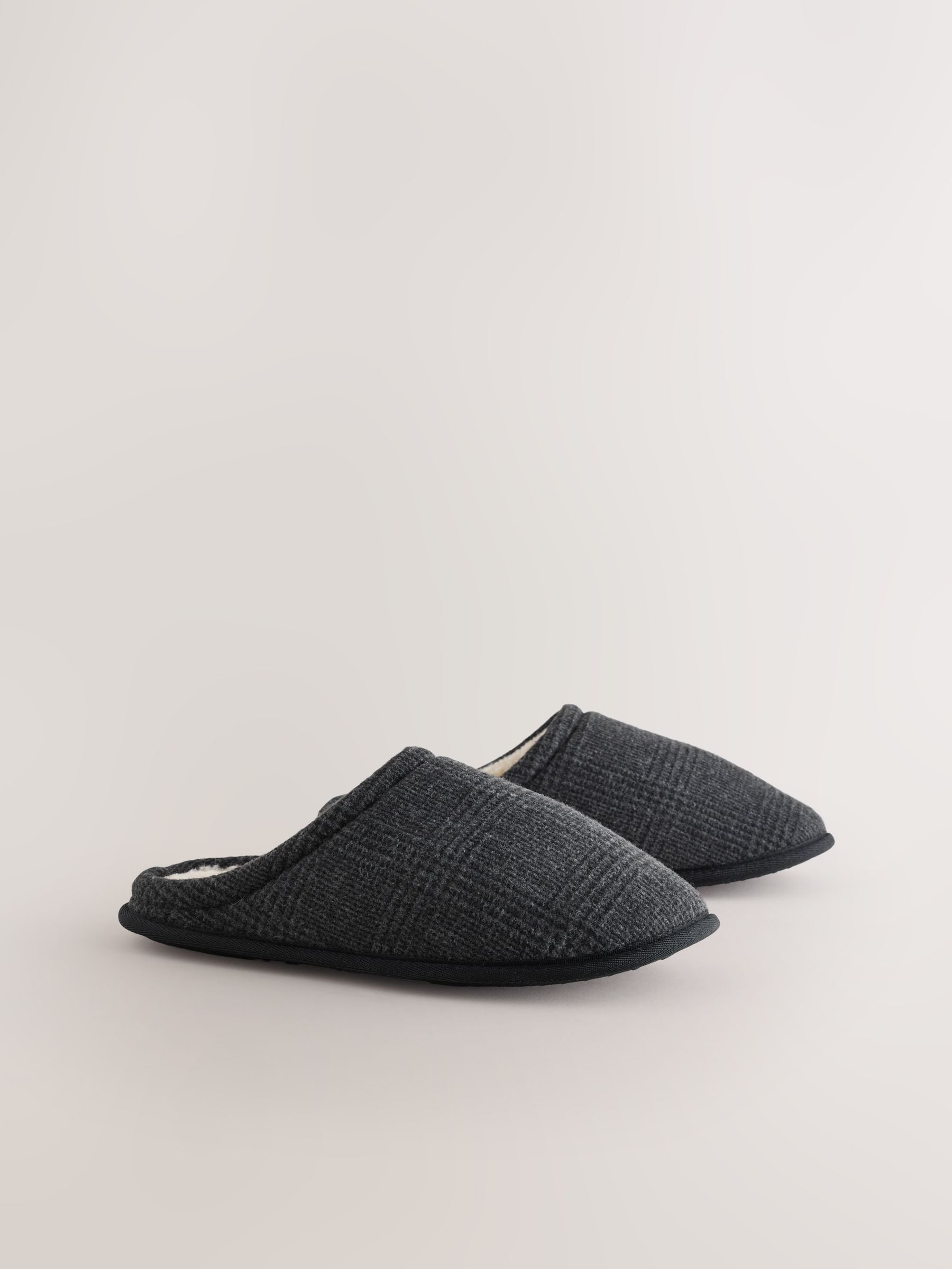 Zwart - Pantoffelmuiltjes met ruitjes