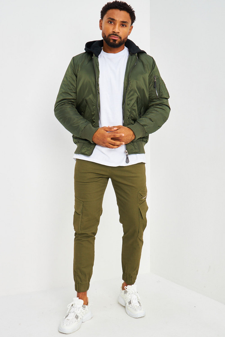 Bomber épais vert avec capuche noire en coton amovible
