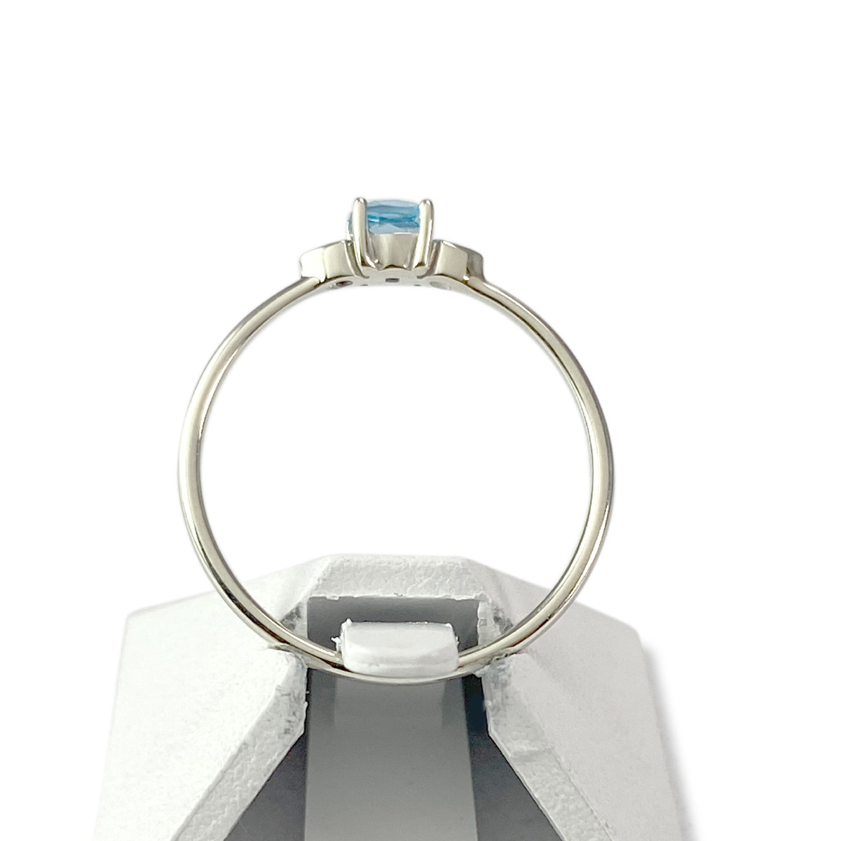 Bague d'occasion or 375 blanc topaze bleue traitée carrée et diamants