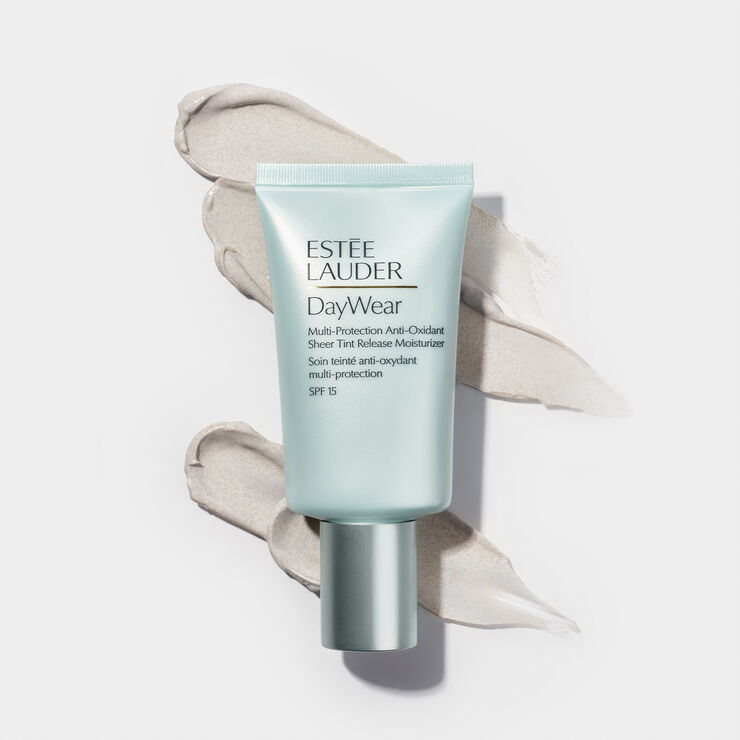 Estée Lauder DayWear Sheer Tinted Moisturizer SPF 15
