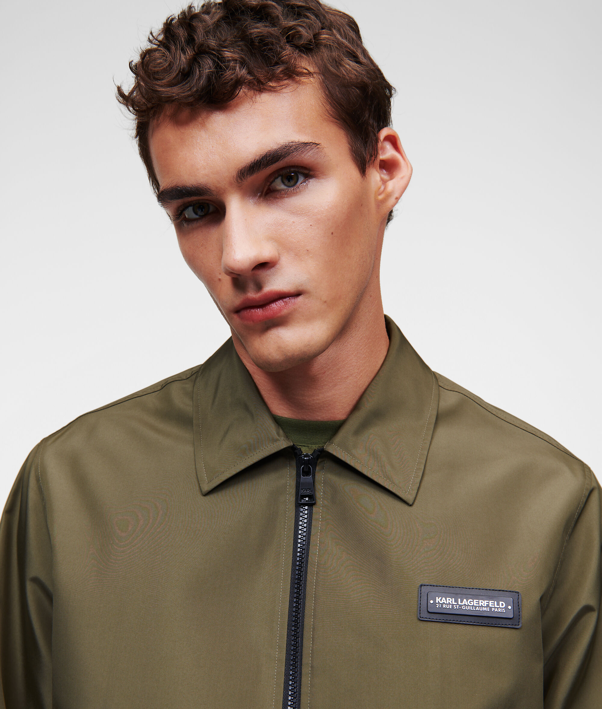 VESTE D'ÉTÉ AVEC POCHETTE AMOVIBLE