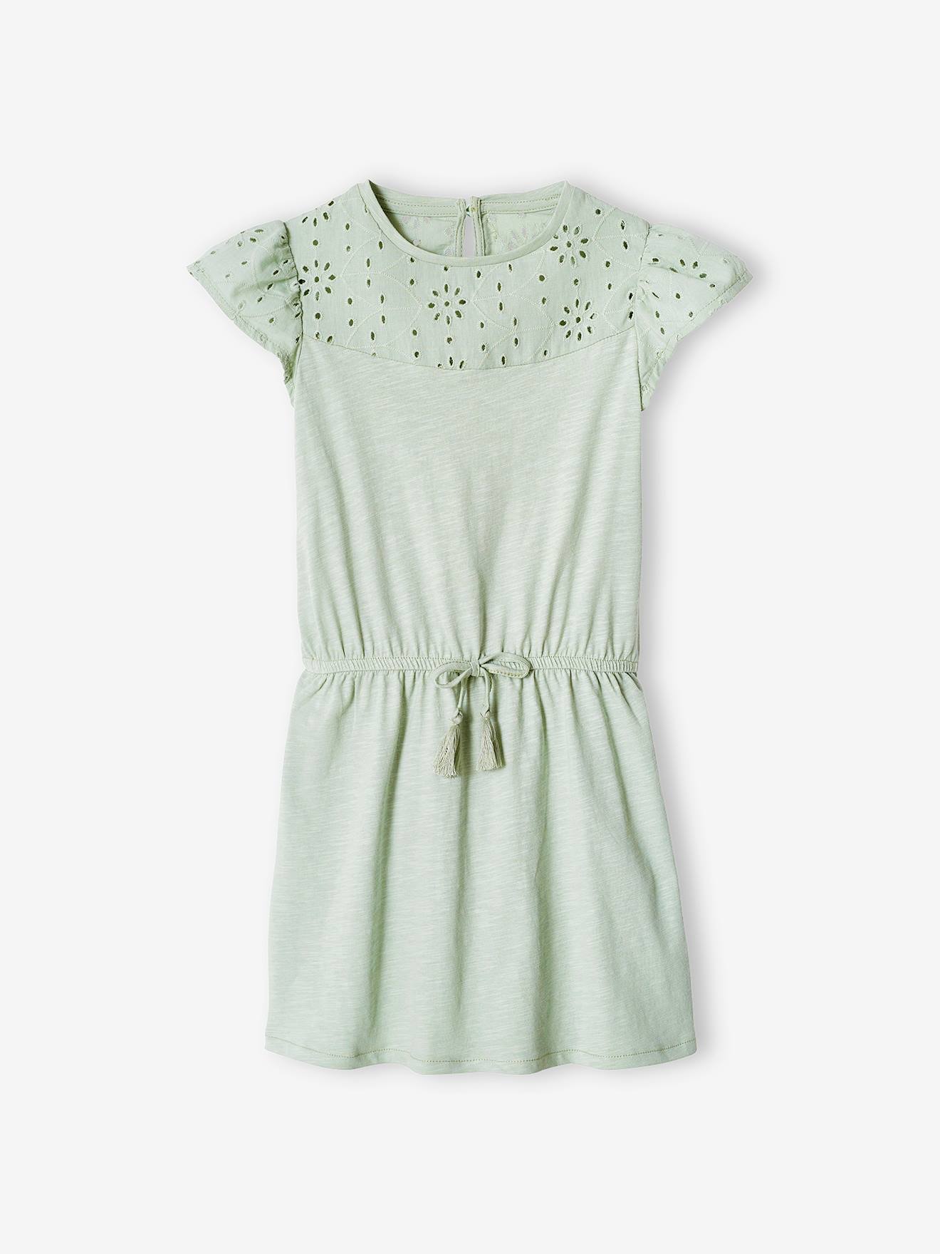 Vestido infantil com detalhes em bordado inglês na cor malva.