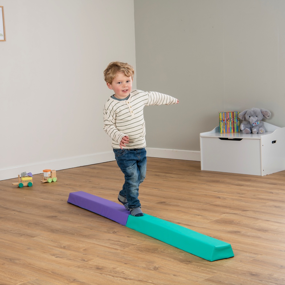 Spielhalle Softplay-Balancebalken
