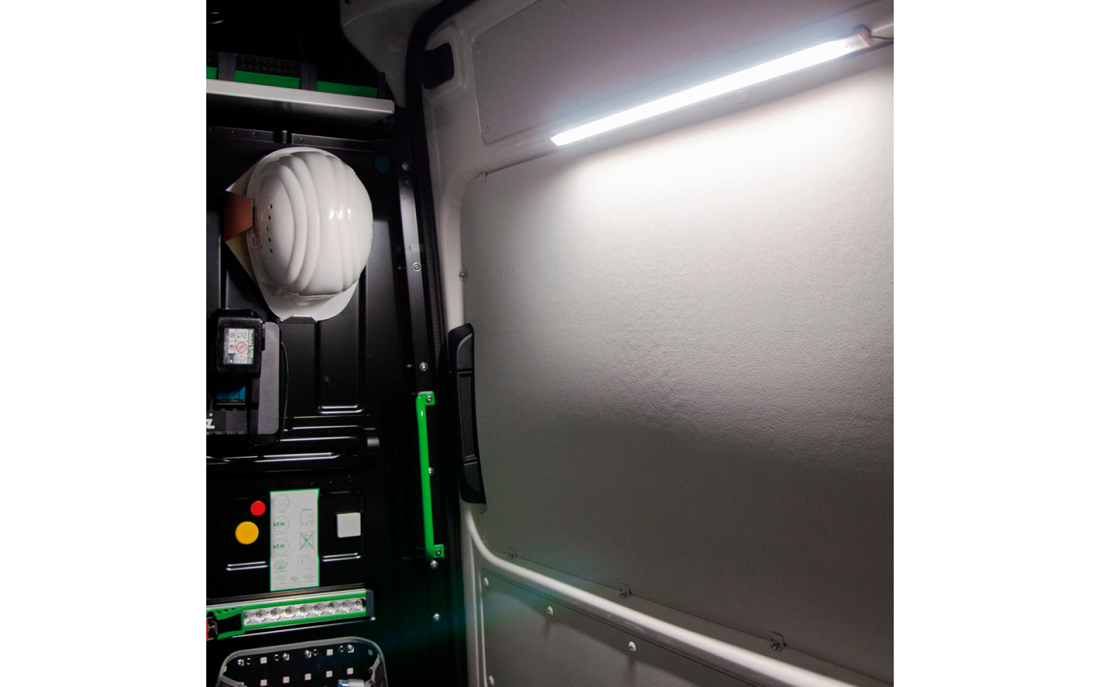IVT SH 5.656 LED Innenbeleuchtung mit Magnet 12 V 6,6 W 60,5 cm
