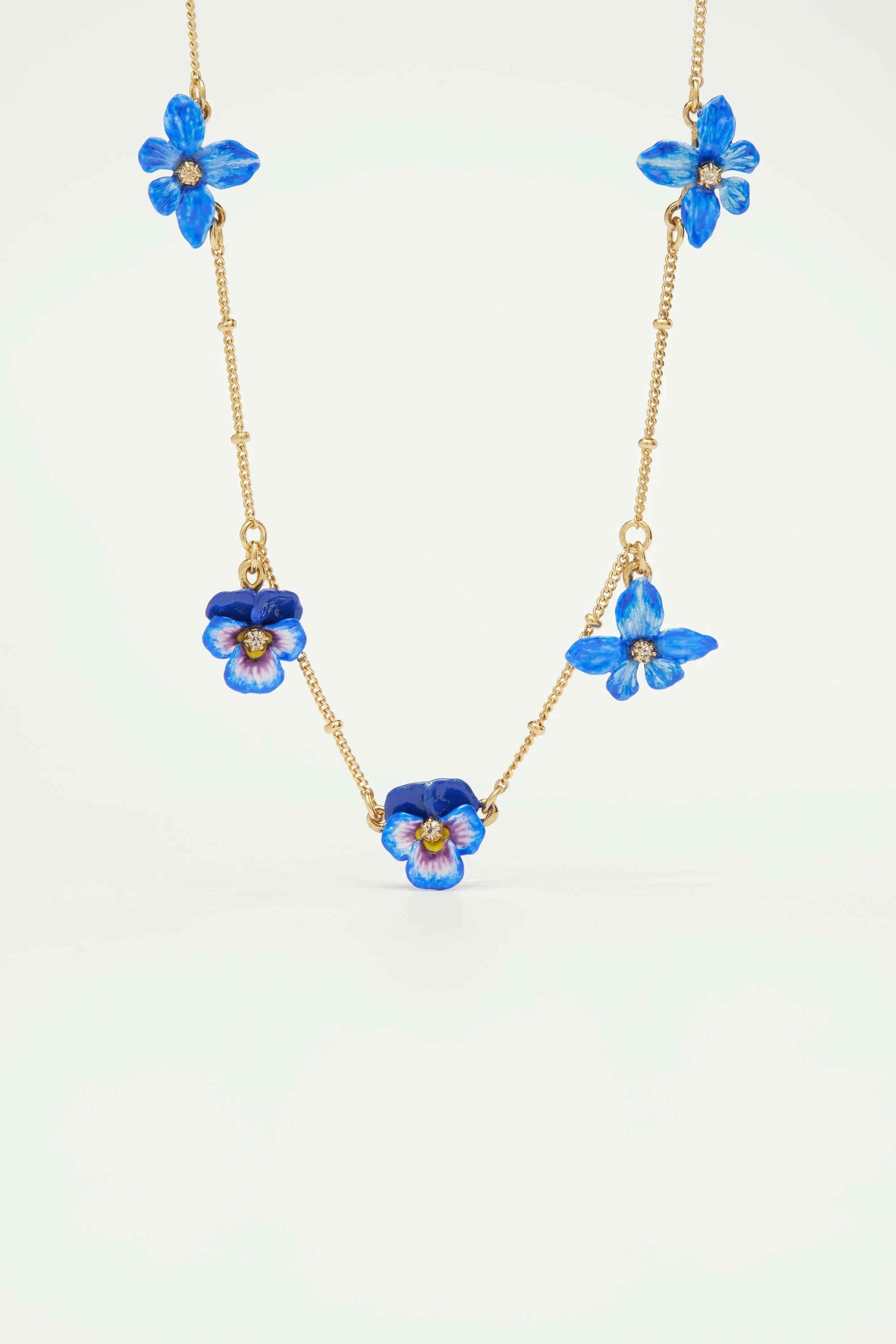 Collier fin violette, pensée et perles dorées | Bleu