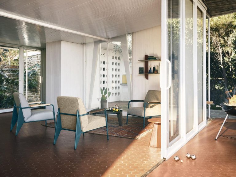 Vitra Rayonnage Mural wandplank donker eiken diepzwart