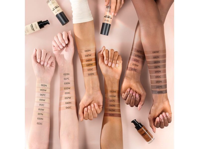 Catrice Foundation Invisible Cover 055W Unsichtbare, leichte Foundation in einem mittleren Farbton mit warmen, goldenen Untertönen