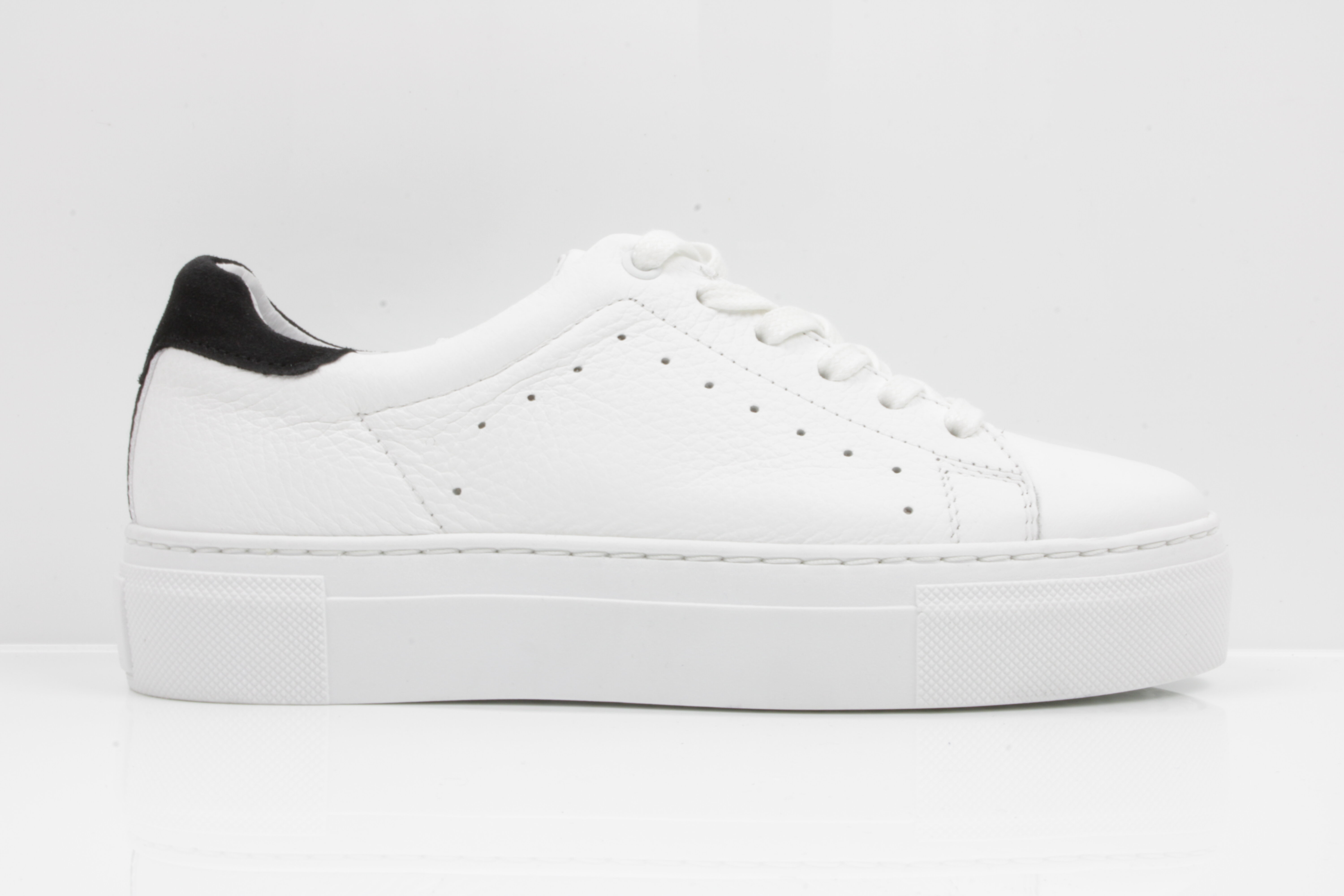 Gil Peterson Sneaker