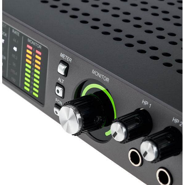 Universal Audio Apollo x8 D-Box+ Bundle