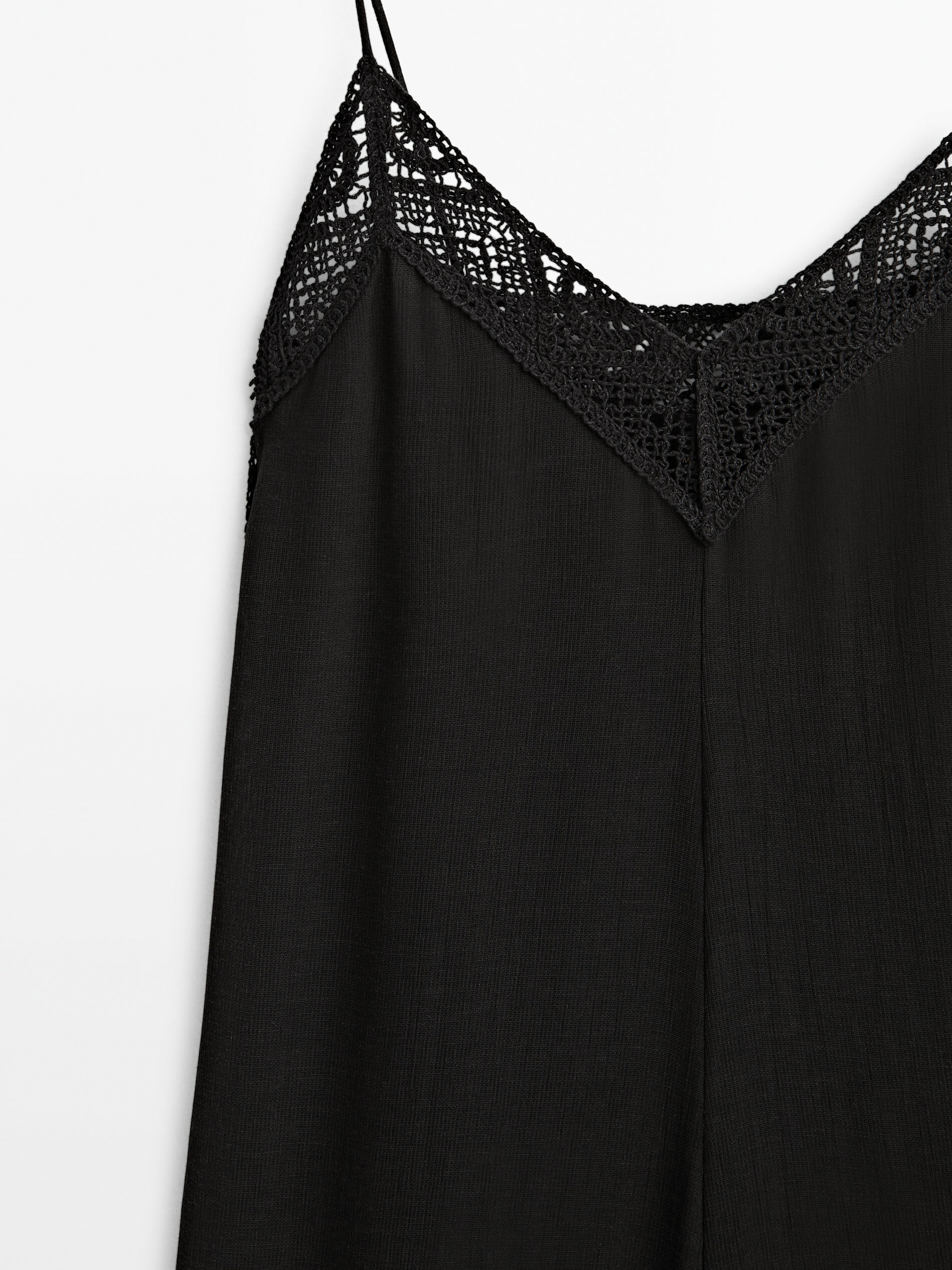 Vestido lencero com detalhe de crochê - NEGRO