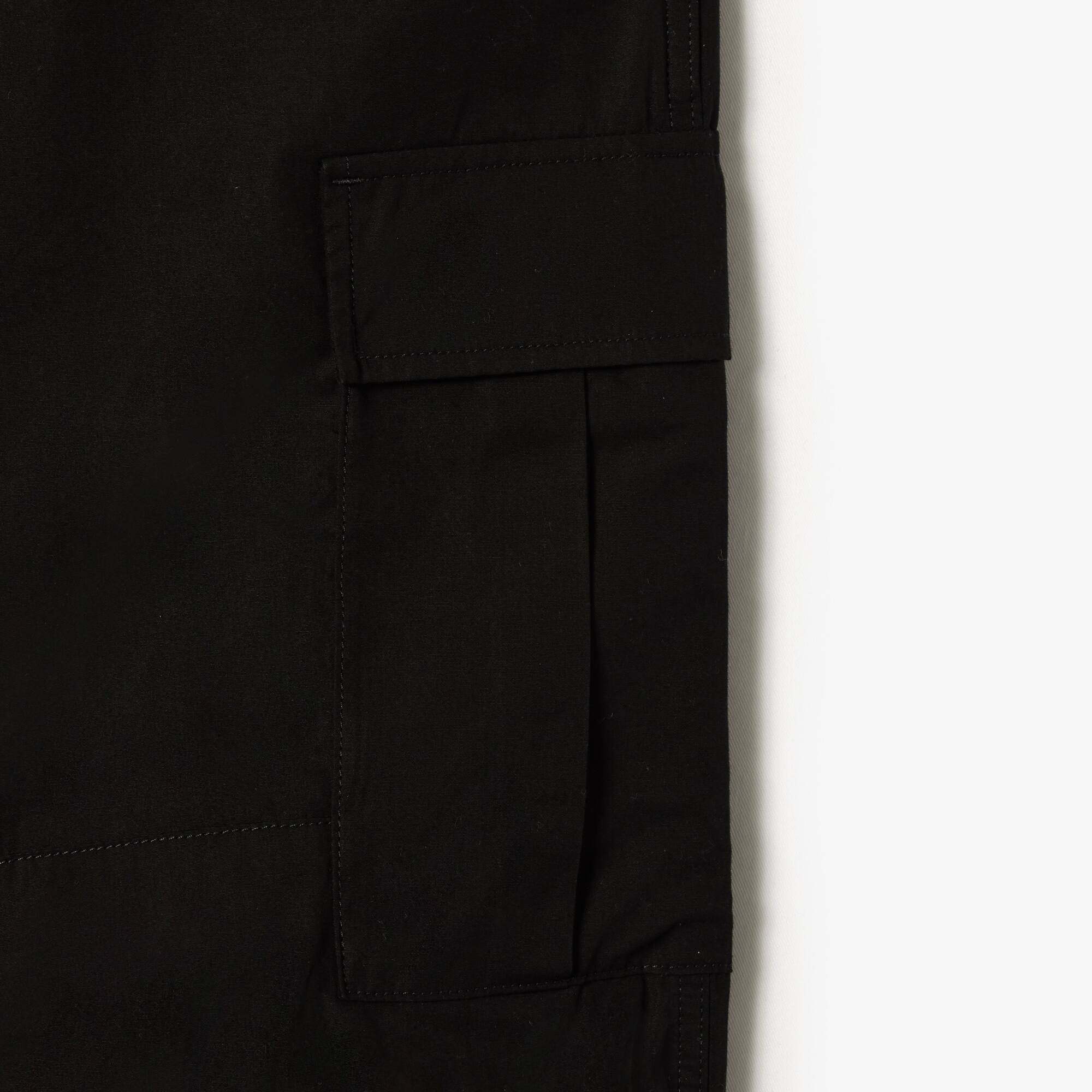 Leichte Cargohose aus Baumwolle mir verschiedenen Taschen Hosen & Shorts - Schwarz - Lacoste - Herren