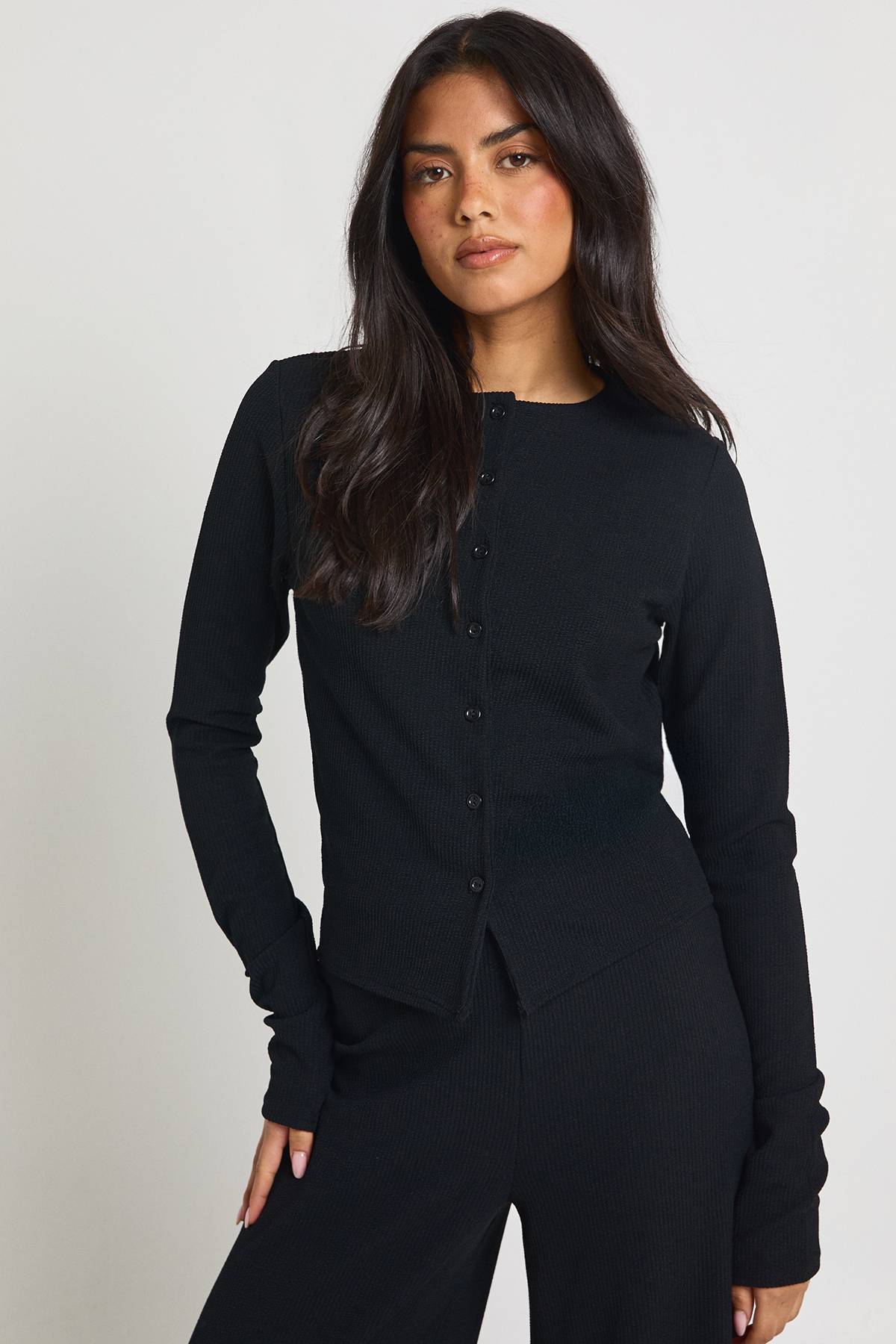 boohoo Ensemble Coordonné Haut Manches Longues Côtelé Boutonné Et Pantalon Large Pour Grandes Tailles