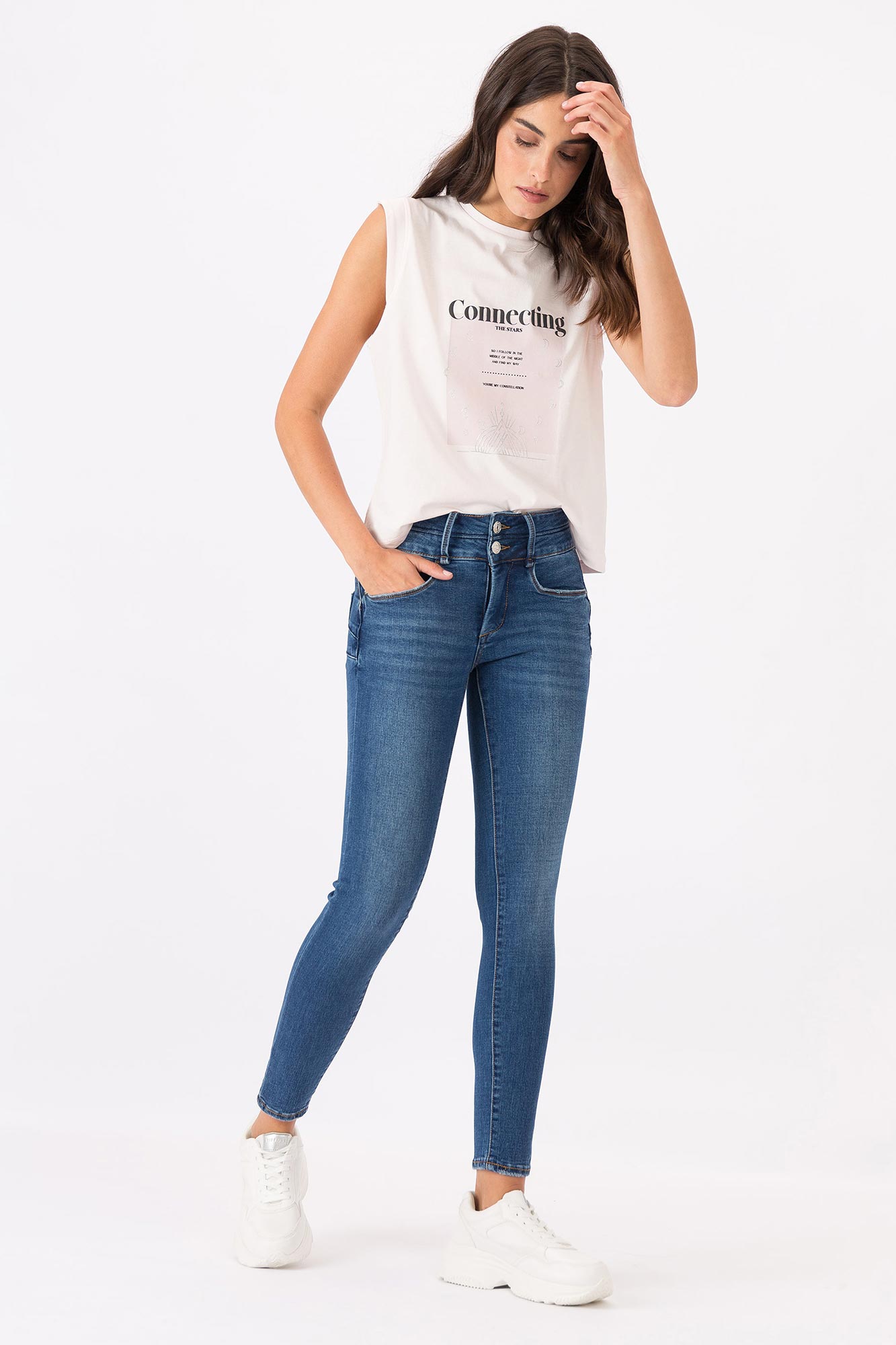 Calça jeans skinny com lavagem dupla e efeito lavado