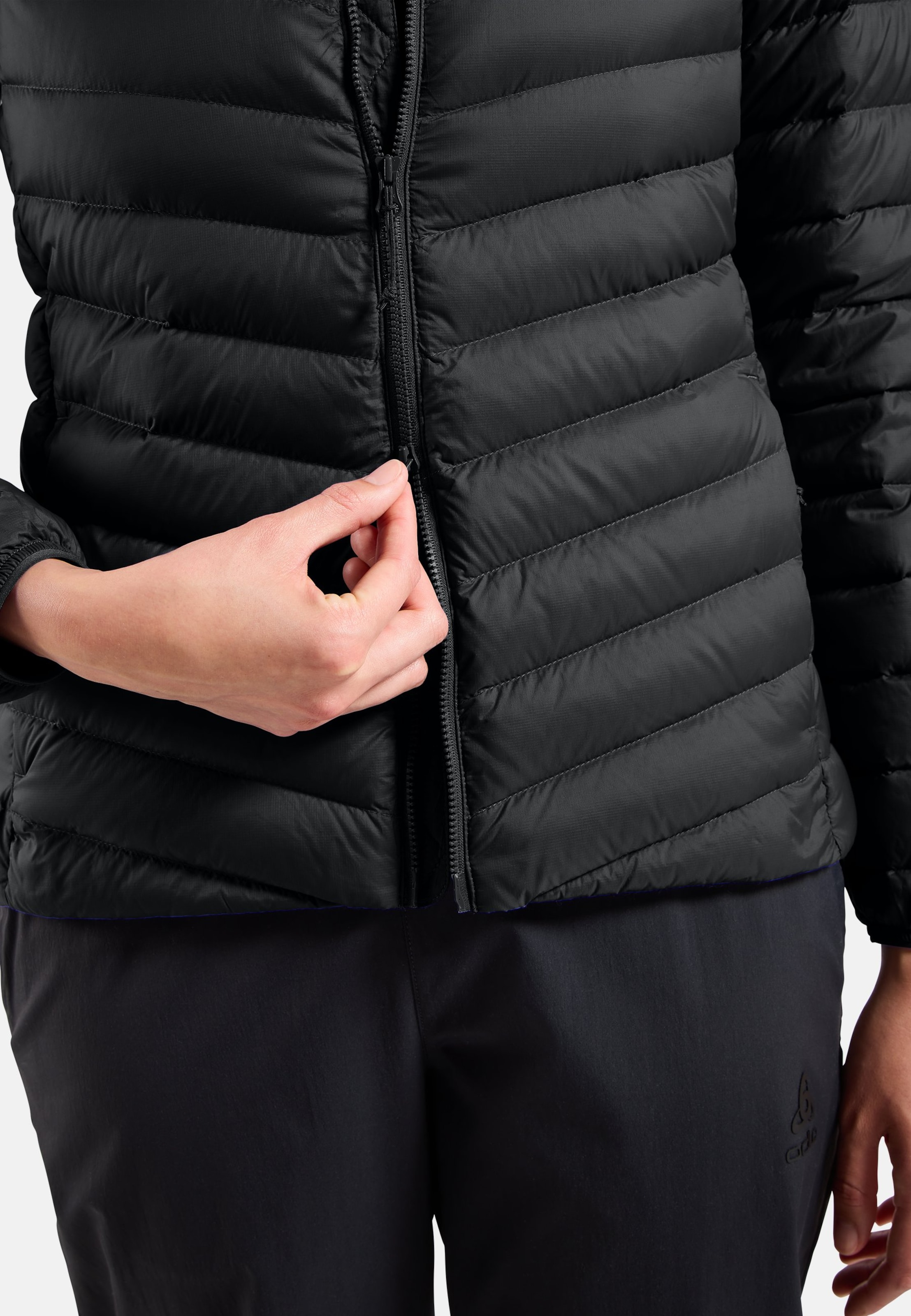 Kompakte X-Alp Daunenjacke mit Kapuze 2.0 in black