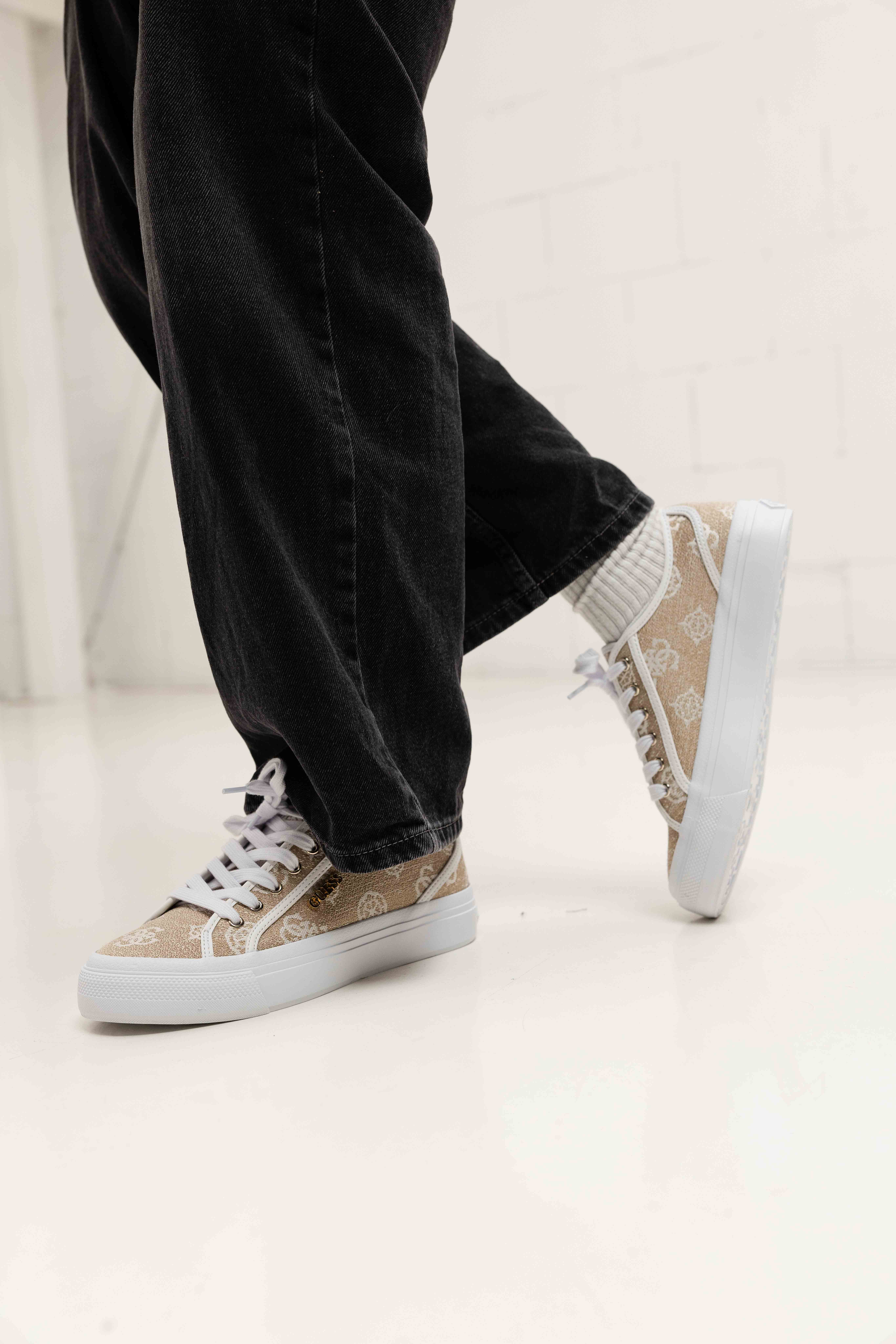 Guess Logo Lage Sneakers Dames Bruin/Wit