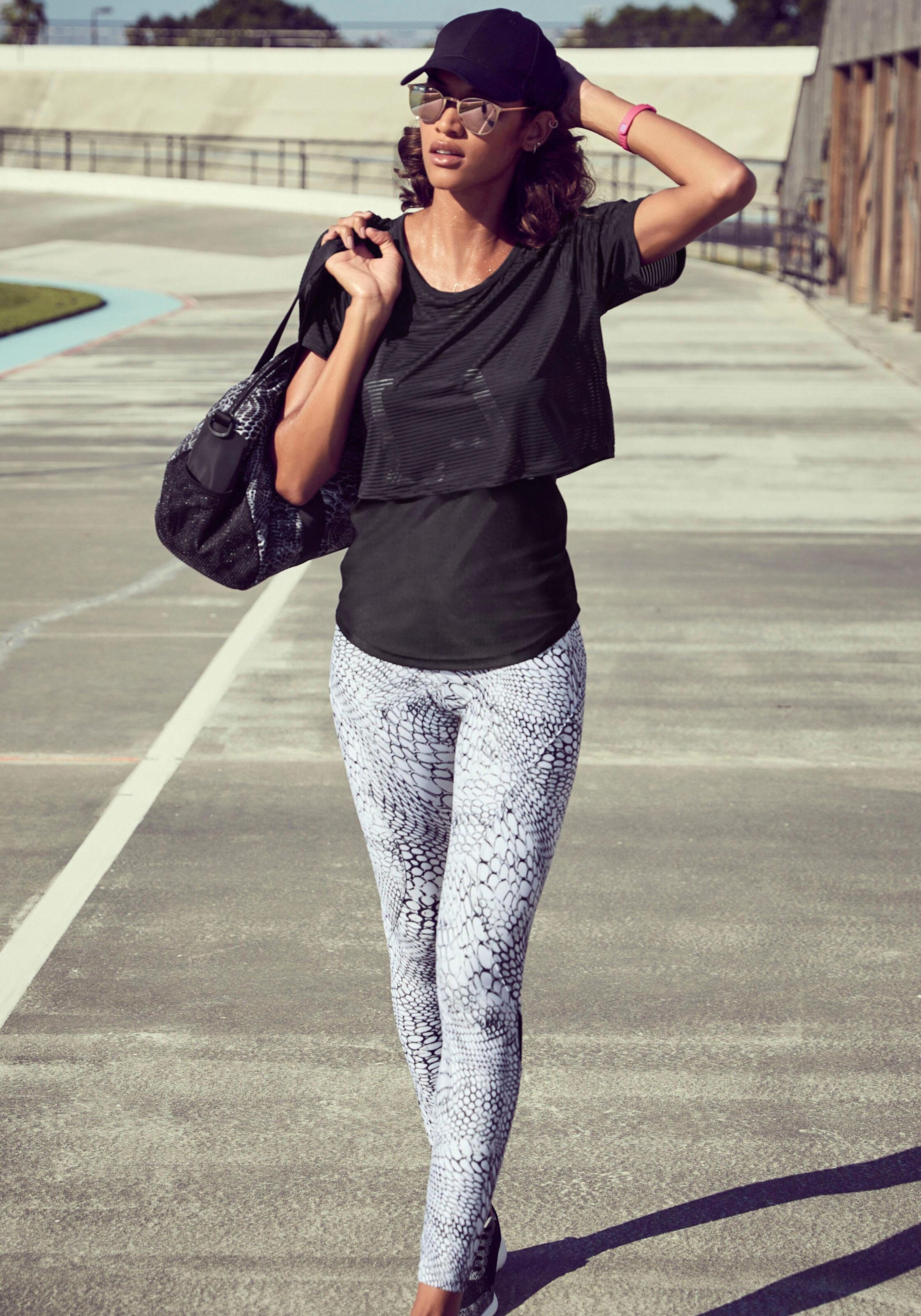 LASCANA ACTIVE Funktionsshirt in schwarz