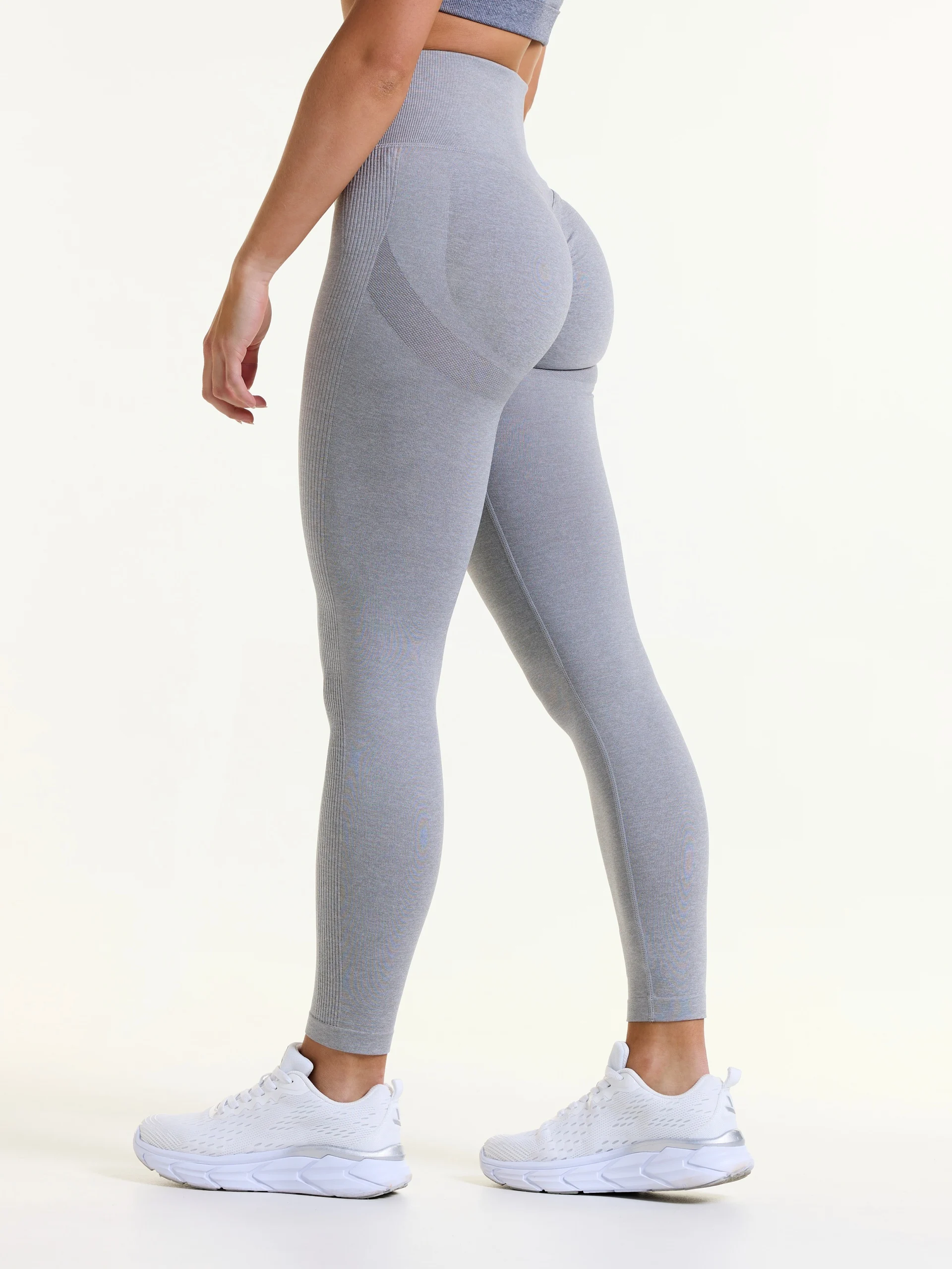 Aware Nutrition SETT Scrunch Seamless Tights Grey Melange &amp; Crop T-Shirt White
