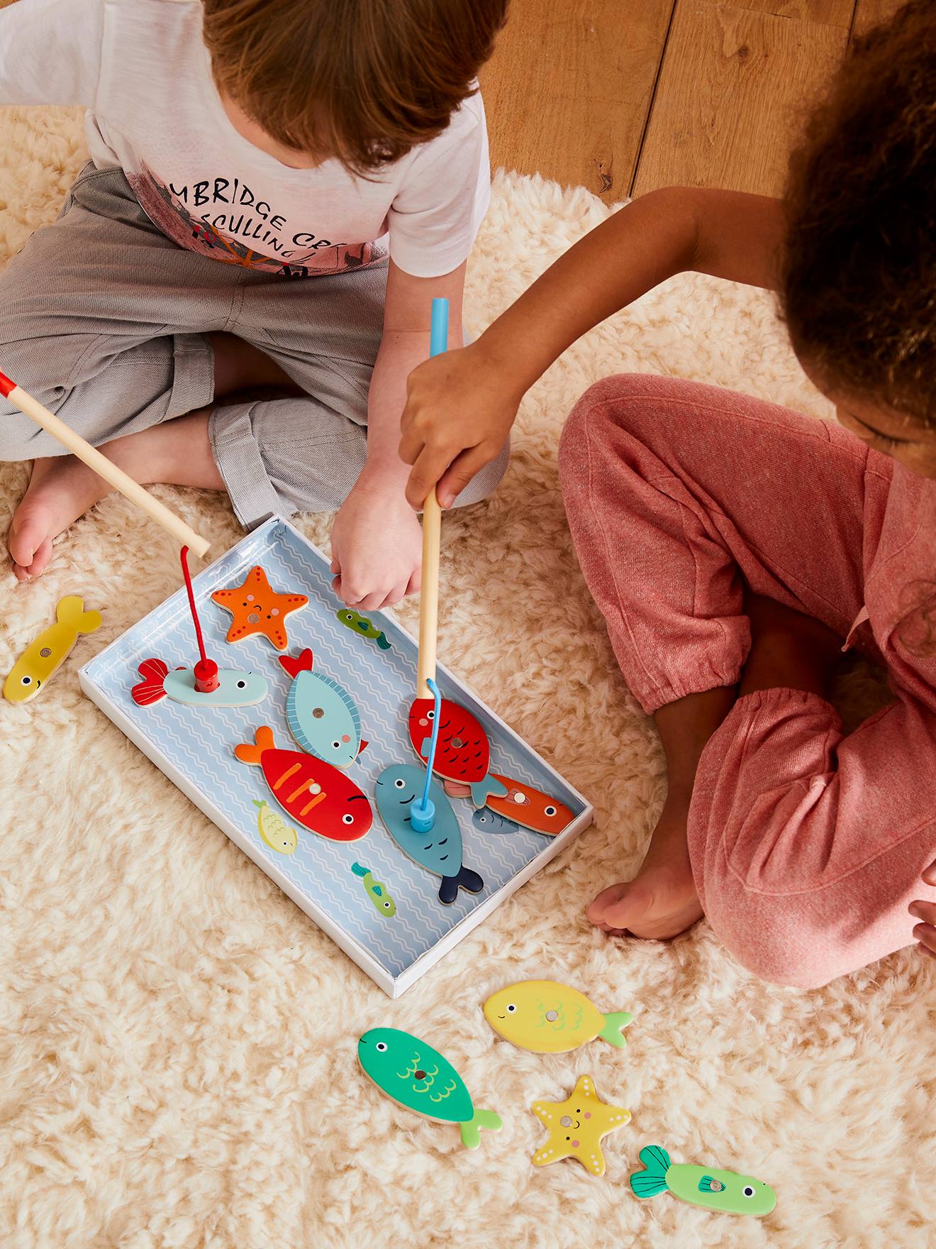 Jogo de pesca magnética multicolorido