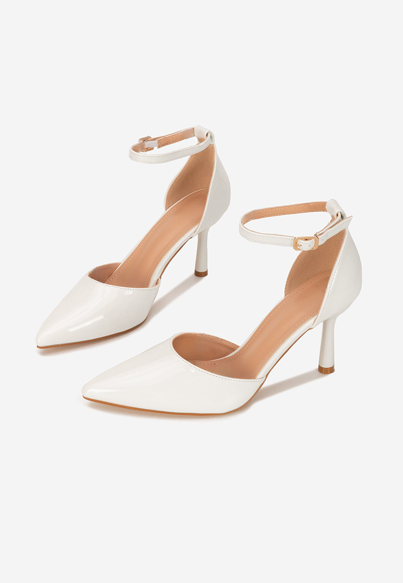 Chaussures vernies à talon blancs Carliena