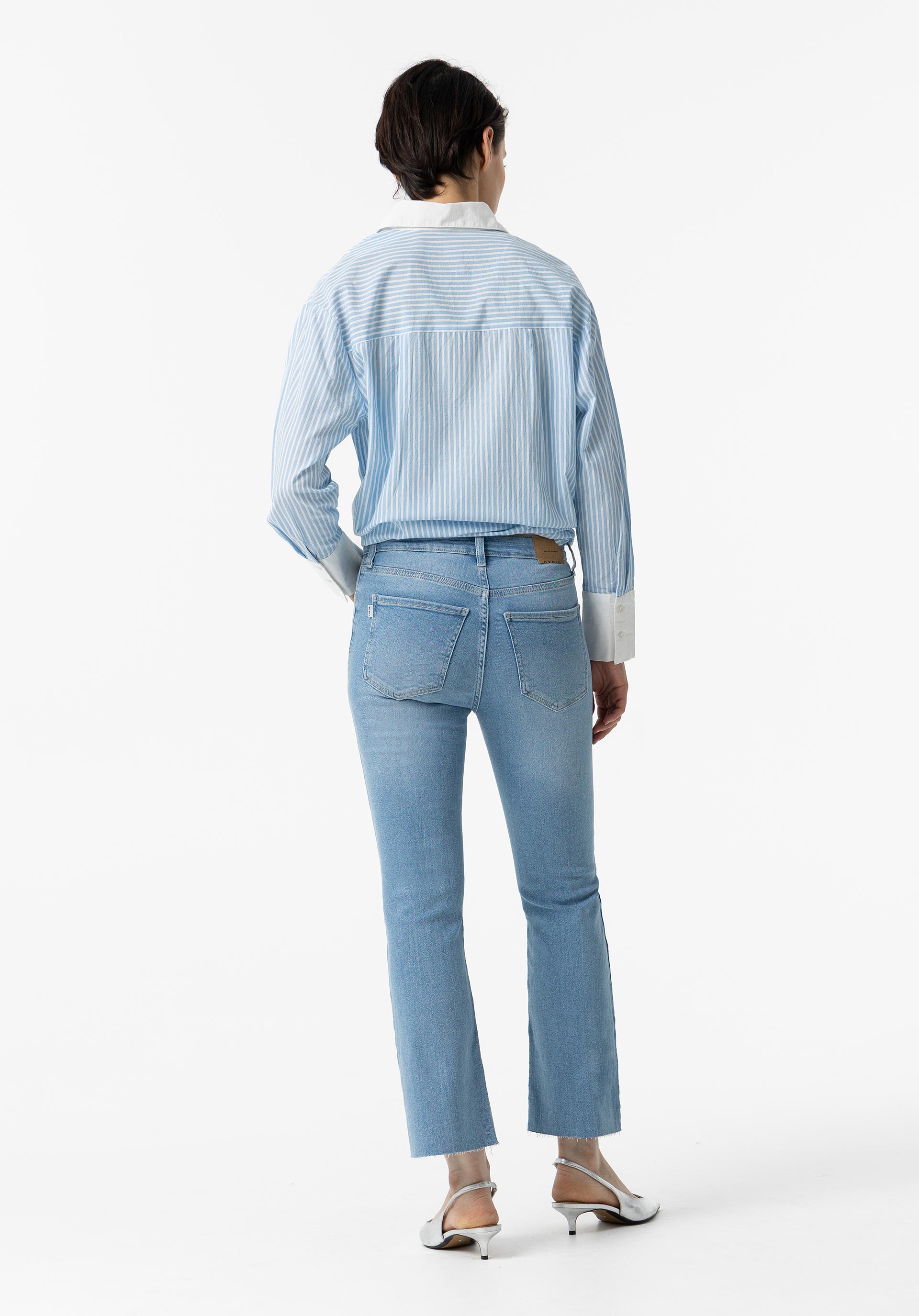 Jeans Megan Cropped Flare Cintura Alta