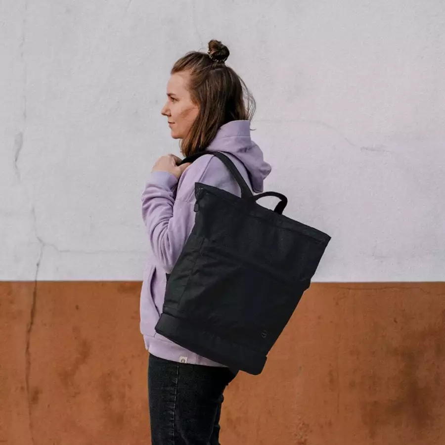 Anna und Oskar Fairer Wickelrucksack Kalle Schwarz