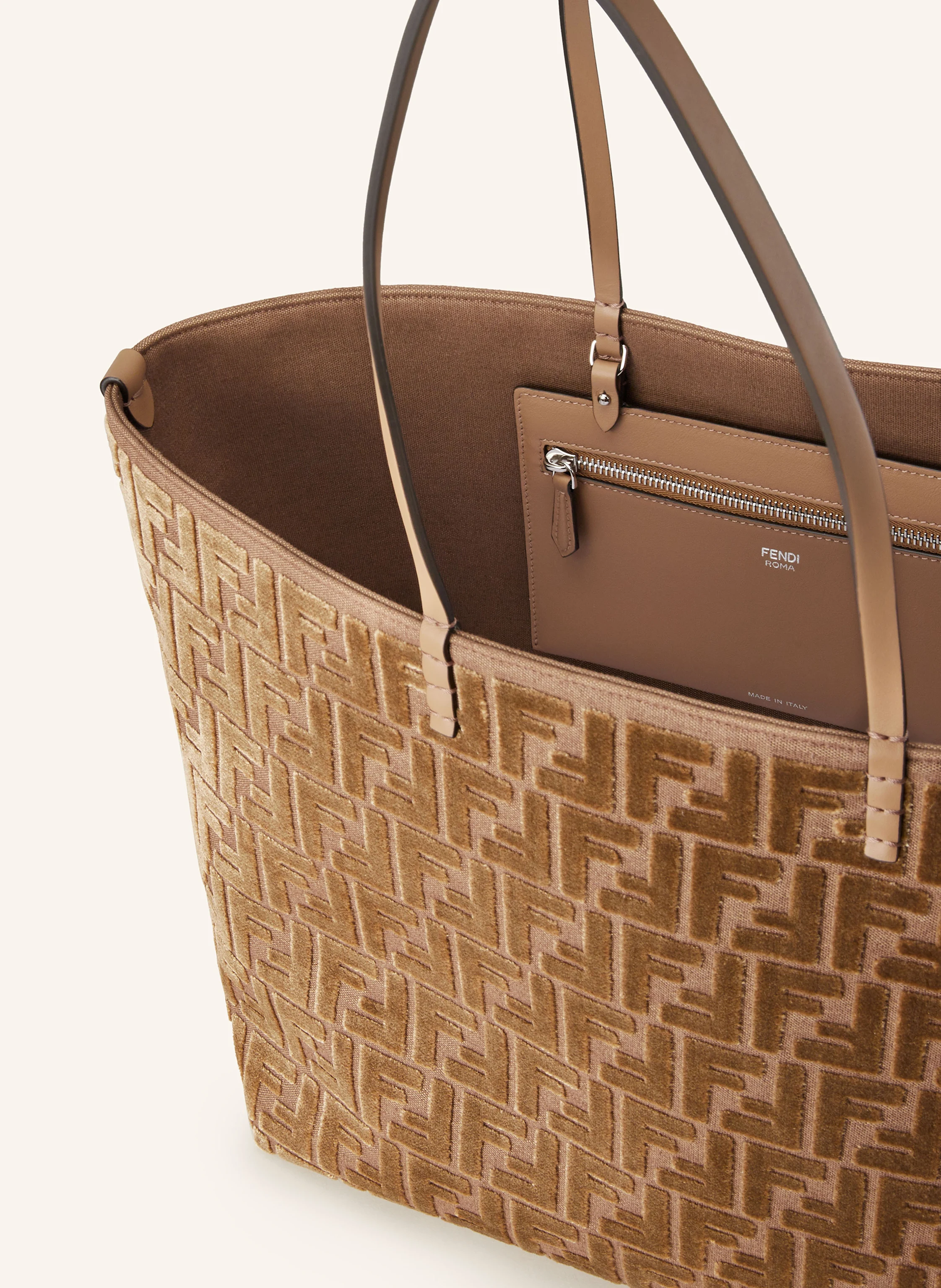 FENDI Shopper mit Pouch
