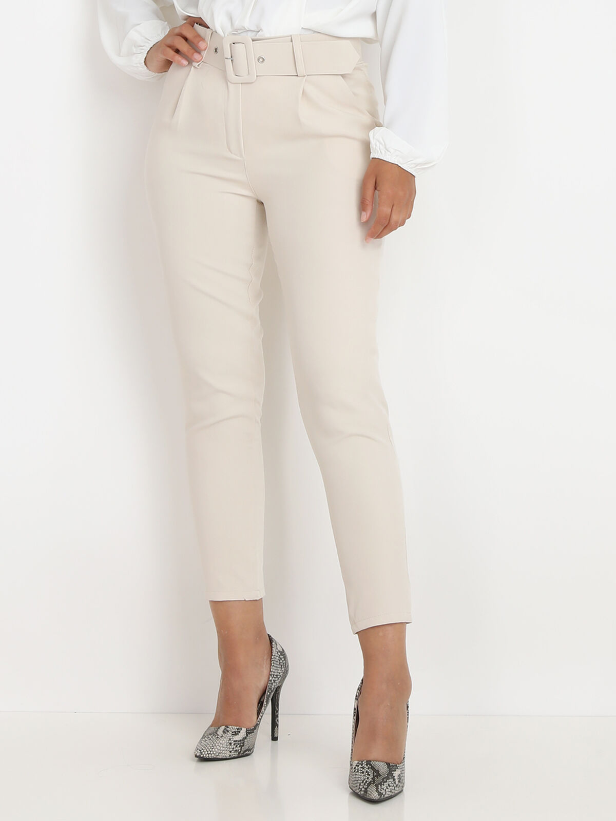Pantalon à pinces ceinturé- Beige