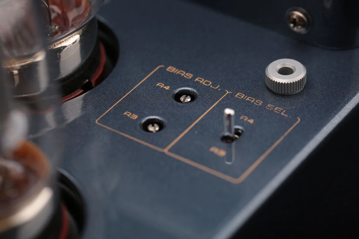 Cayin CS-55A KT88 Silver Amplis à tubes
