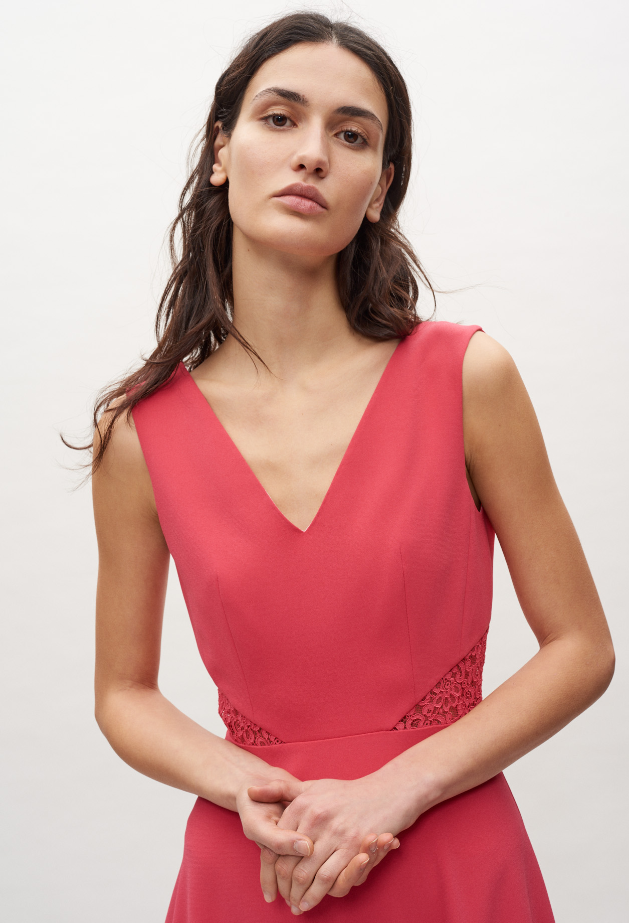 Robe courte sans manches