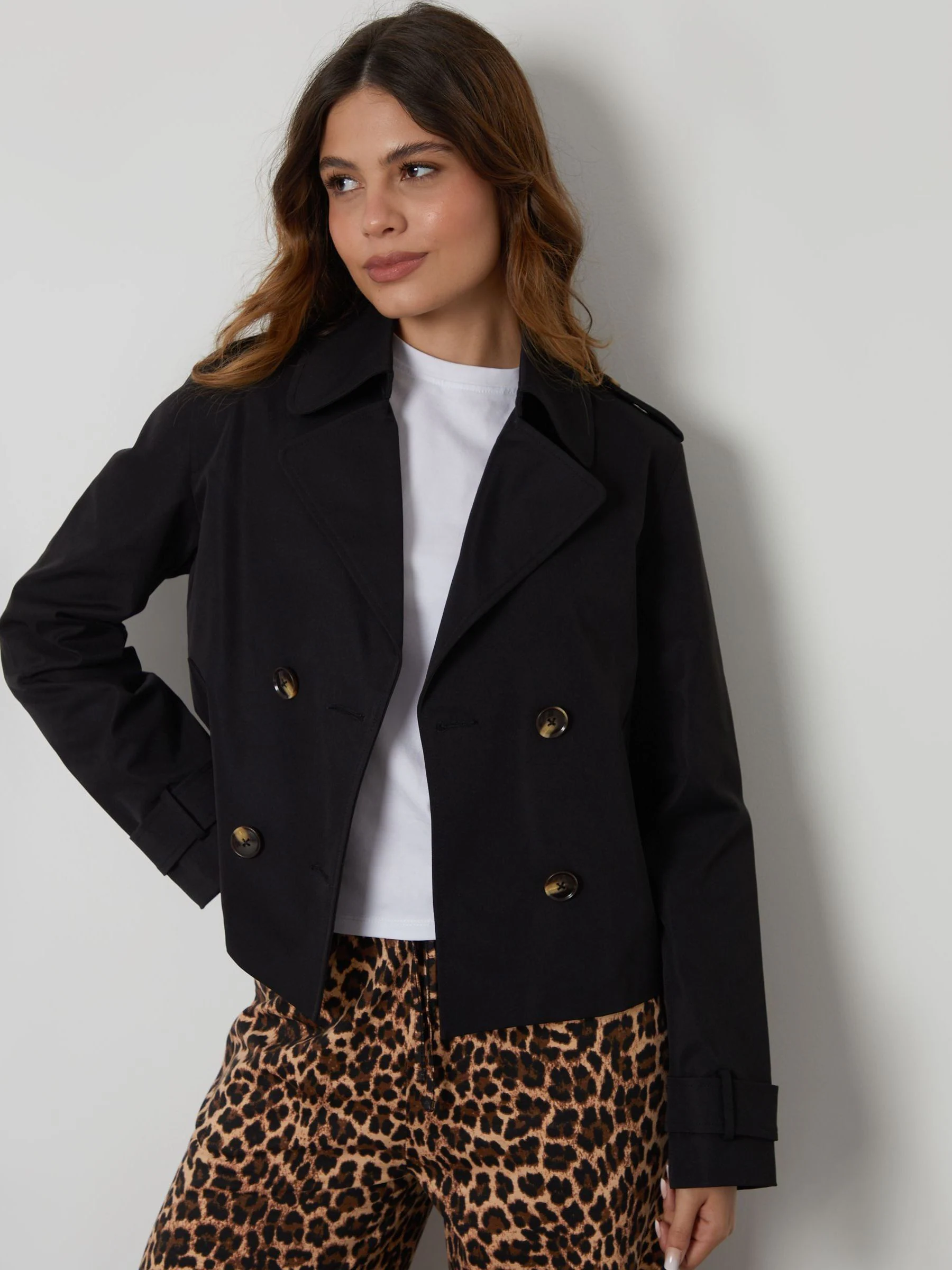 Zwart - Threadbare cropped trenchcoat met dubbele rij knopen