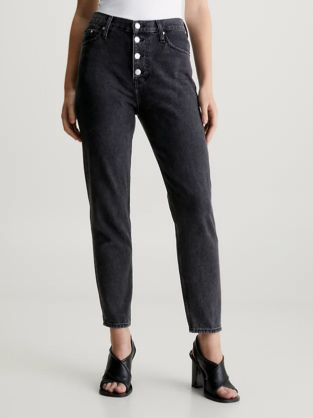 Calça jeans de mãe
