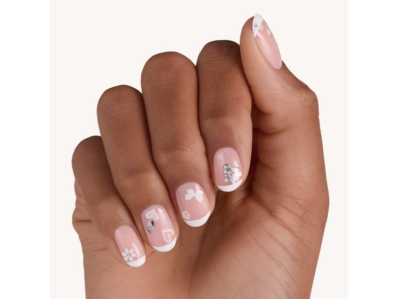essence Todays Mood: Cute! Nail Sticker Nagelsticker mit unterschiedlichen Effekten für einzigartige Looks