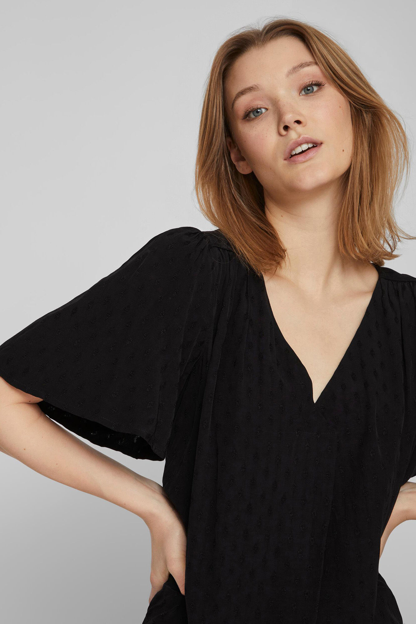 Blusa de cetim de manga curta - Preta