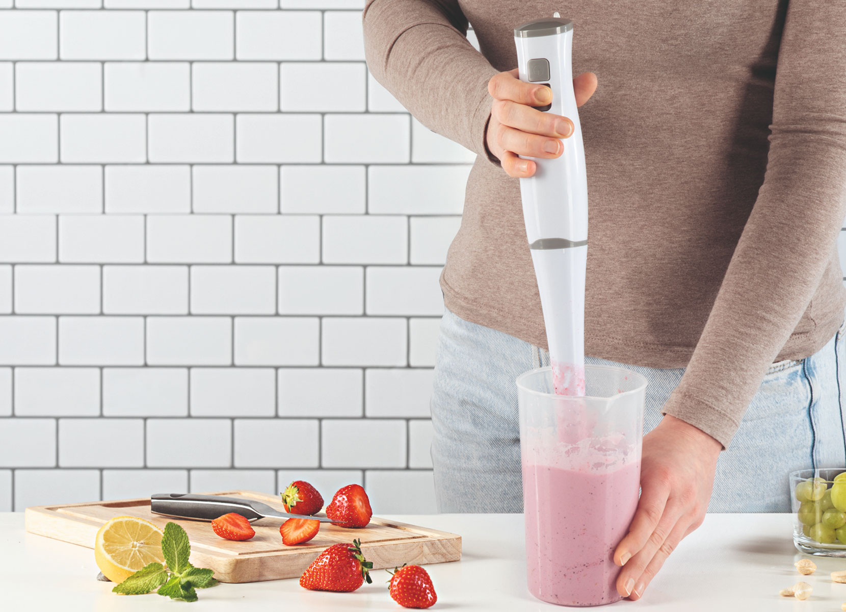 Gourmetmaxx Stabmixer mit Mixbecher 400W Weiß/Grau