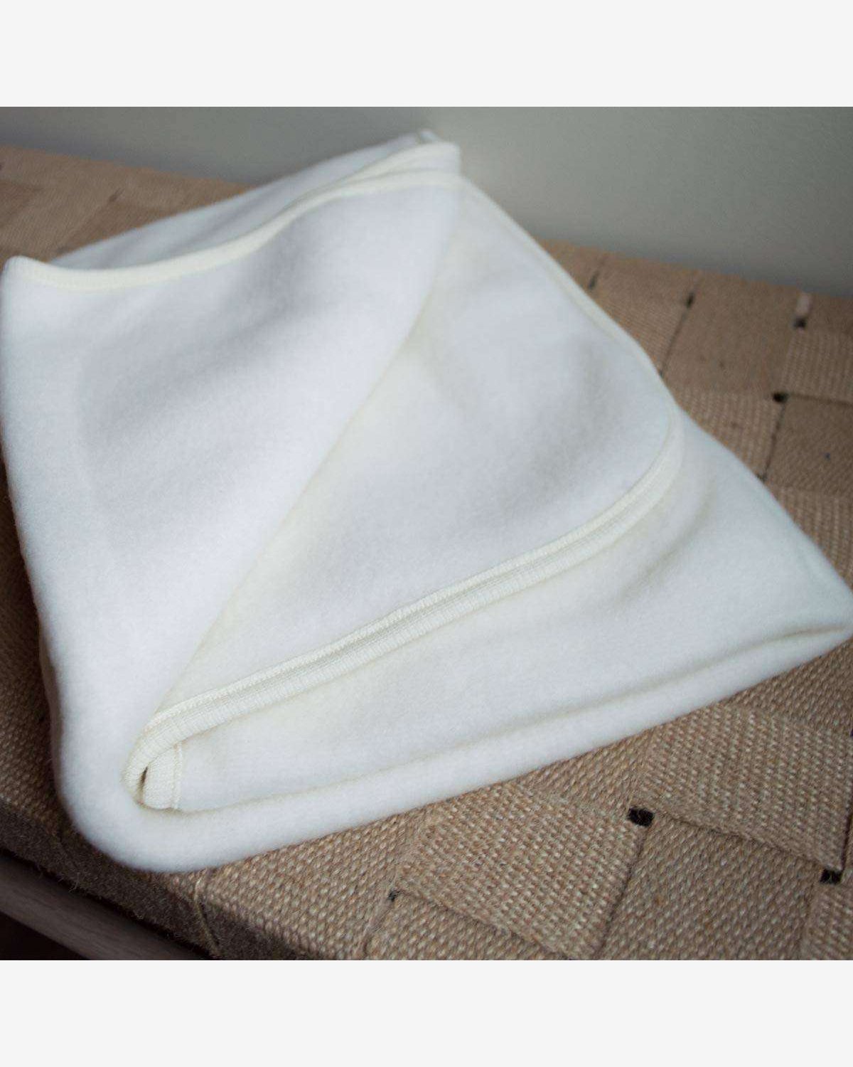 Babyteppe i ullfleece, ubehandlet ull – 80x100cm