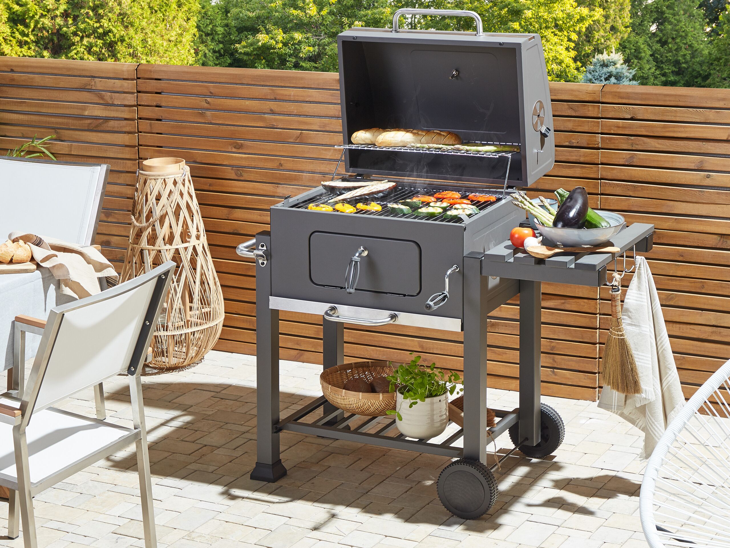 Beliani - PAVLOF - Houtskoolgrill - Grijs - Staal