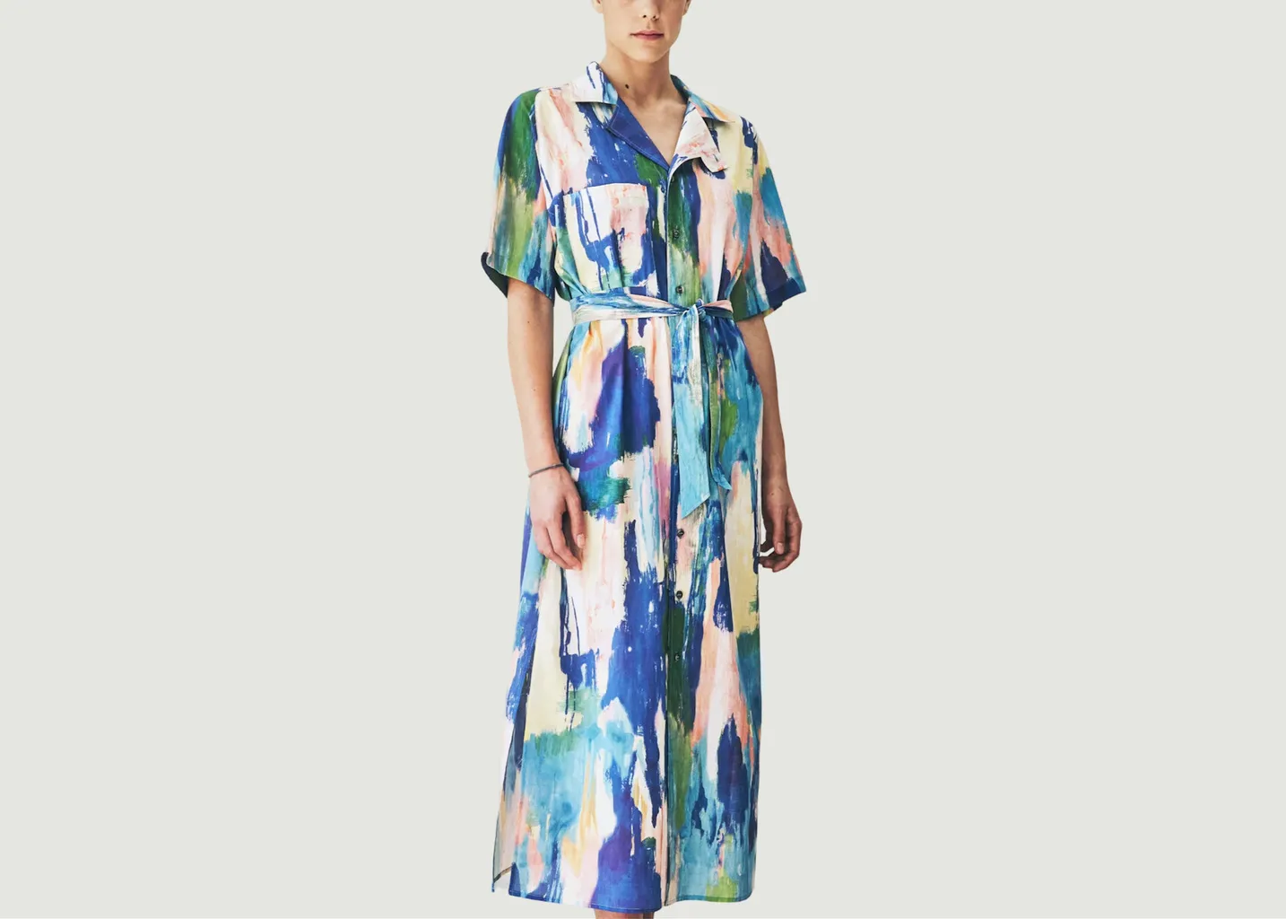 Robe Delta Christine Phung