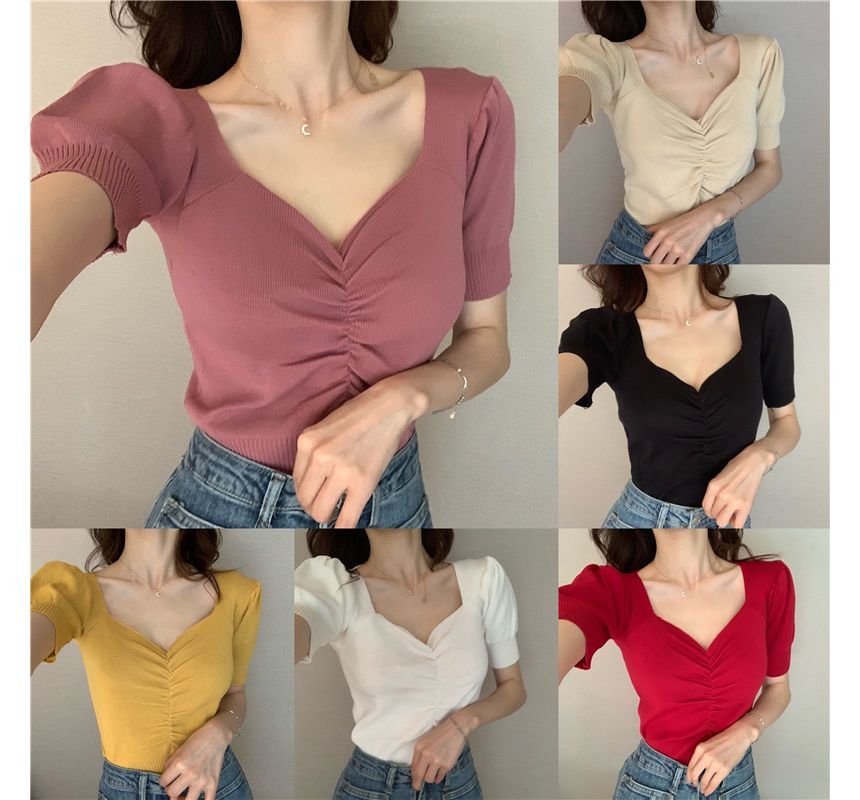 Tonni's - Korte mouwen V-hals effen crop top