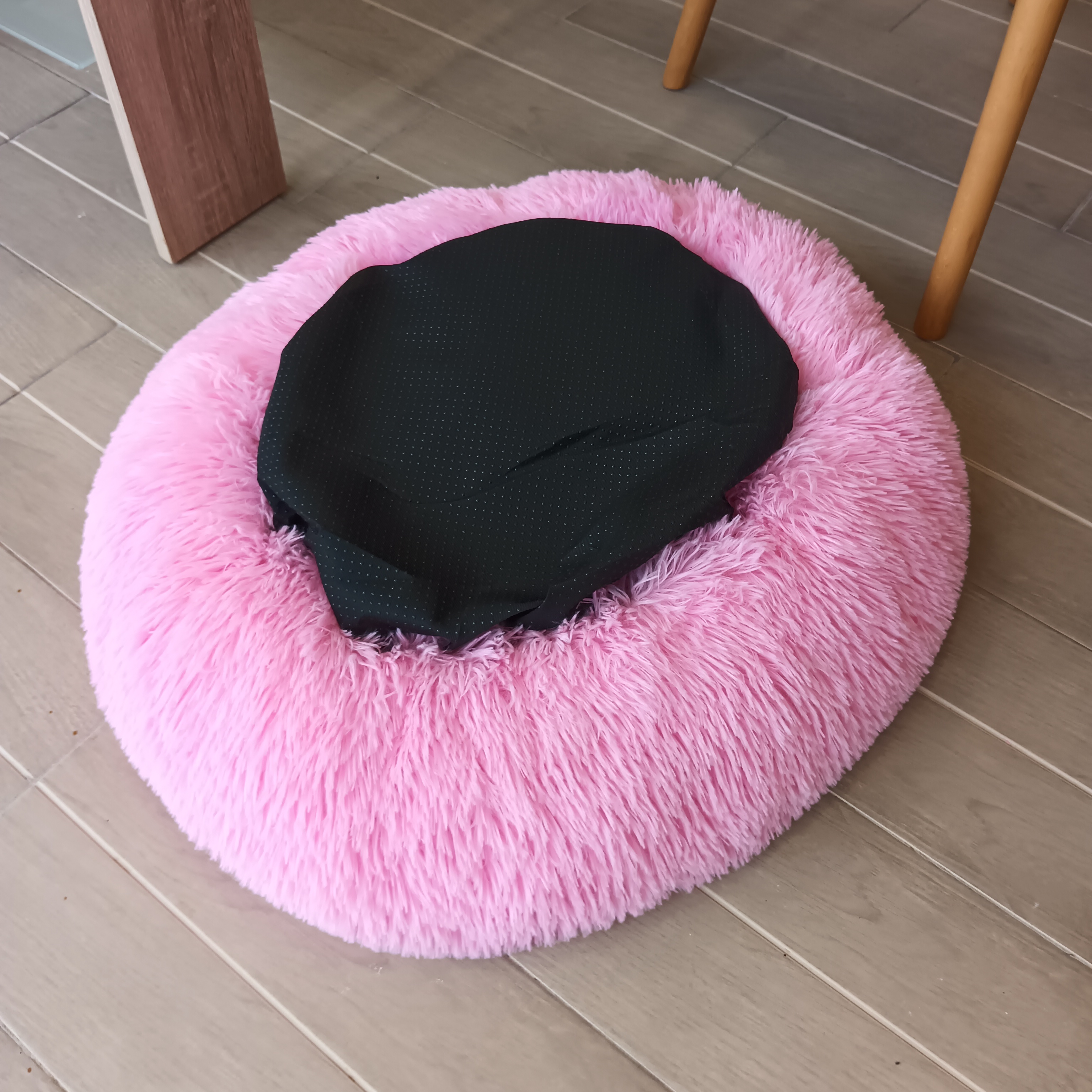 Cama em formato de donut dourada em ouro 22k para gatos e cães de pequeno porte (diâmetro 60cm)