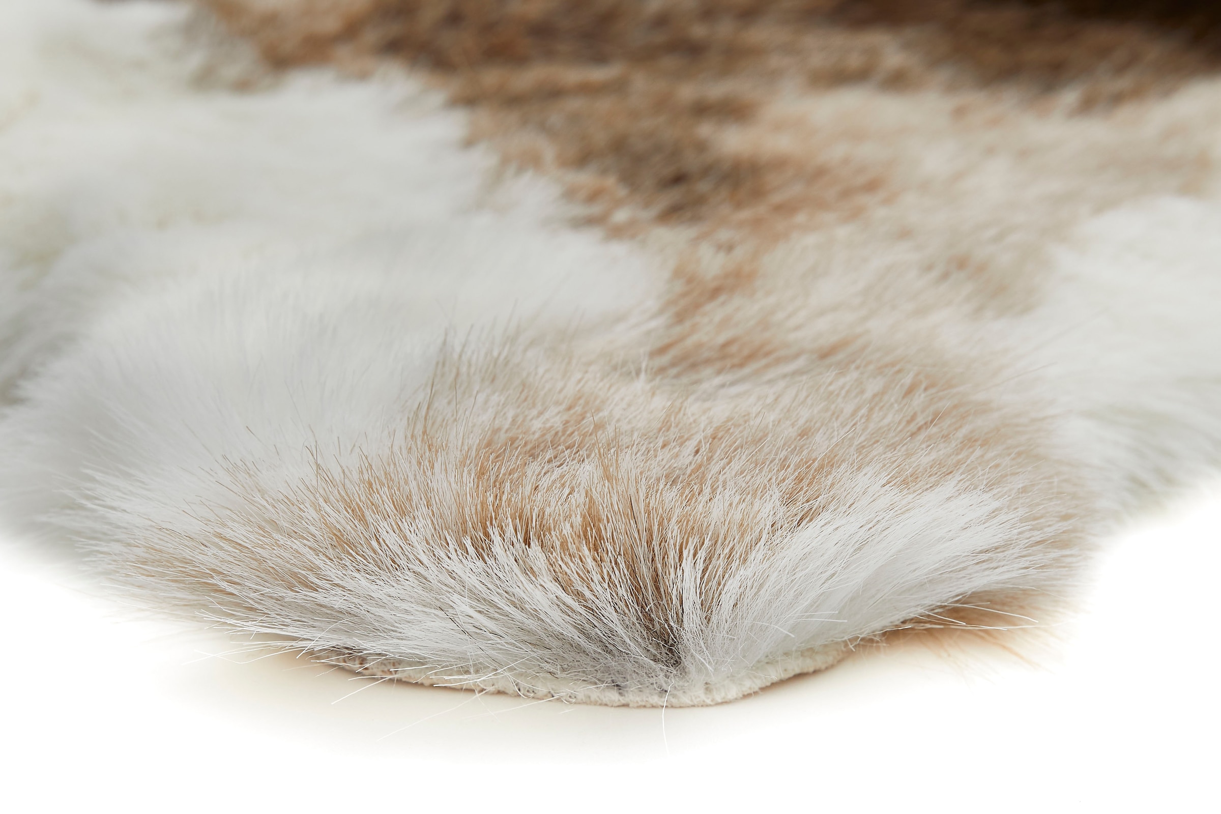 Andiamo Fellteppich »Rentier Kunstfell« fellförmig 61 mm Höhe Kunstfell, Hochflor, als Bettvorleger oder Sitzauflage geeignet