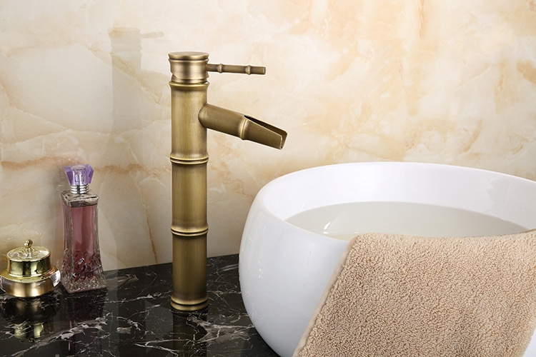 Saniclear Bamboo hoge wastafelkraan met waterval uitloop antiek brons