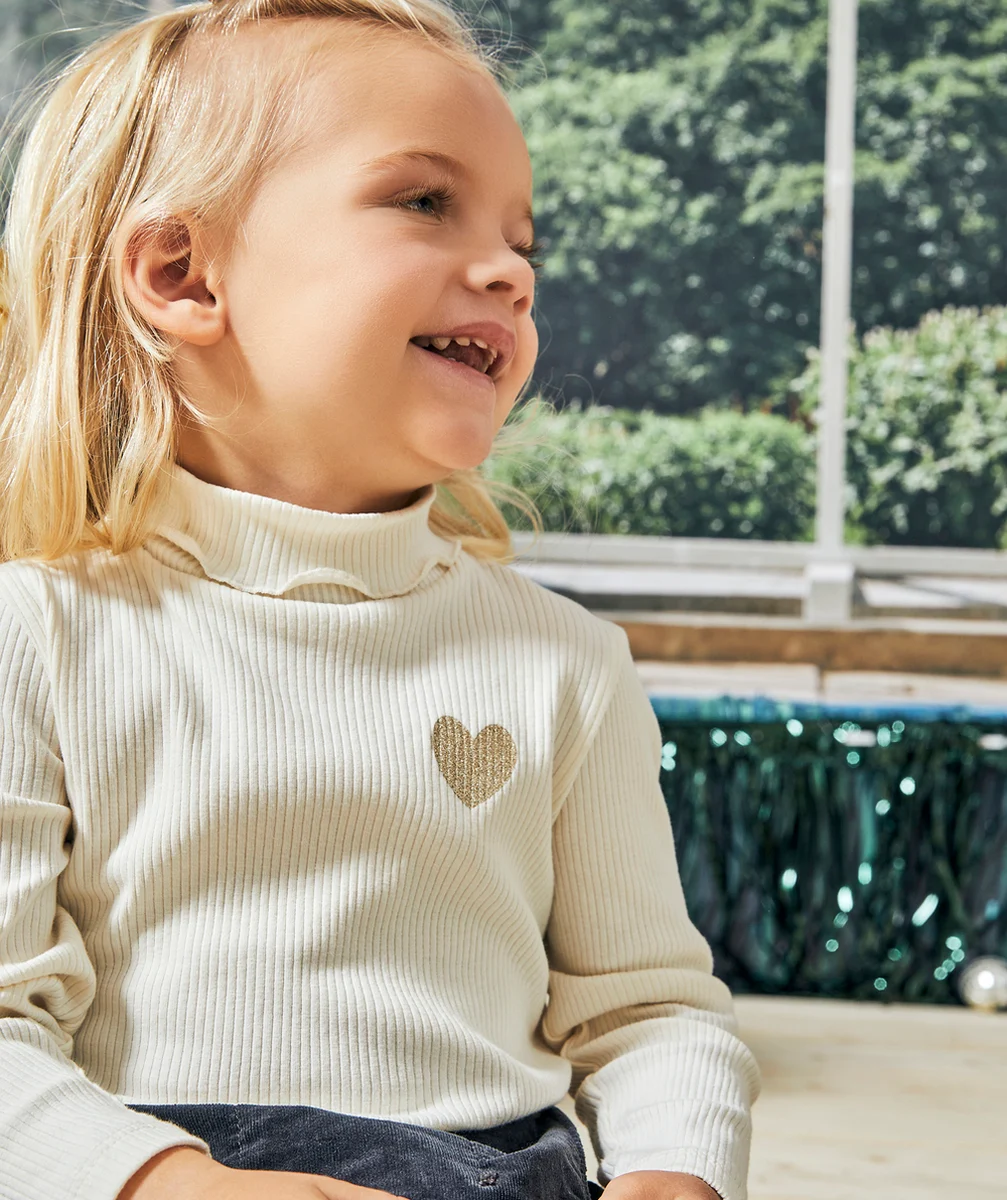 SOUS-PULL CÔTELÉ BÉBÉ FILLE ÉCRU AVEC PATCH COEUR À PAILLETTES