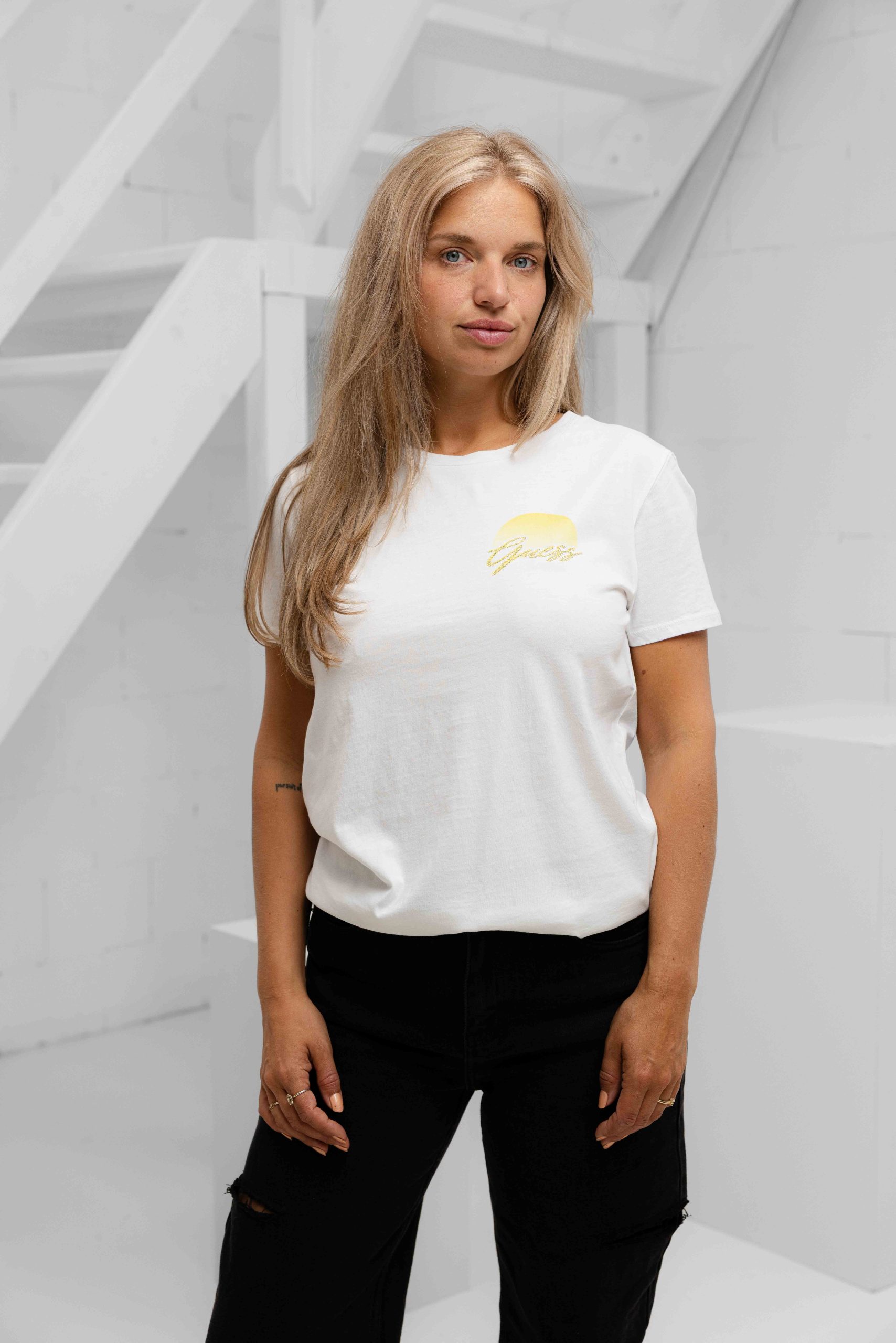 Guess Sunny Logo T-Shirt Dames Wit