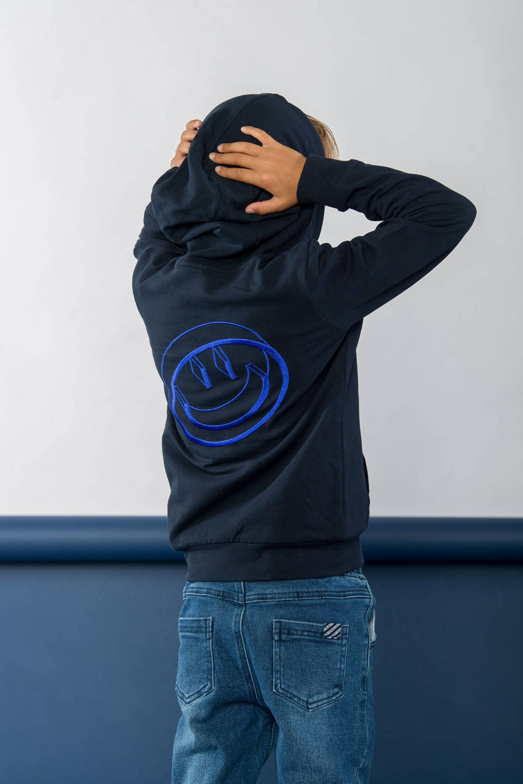 B.Nosy hoodie Sep met backprint donkerblauw